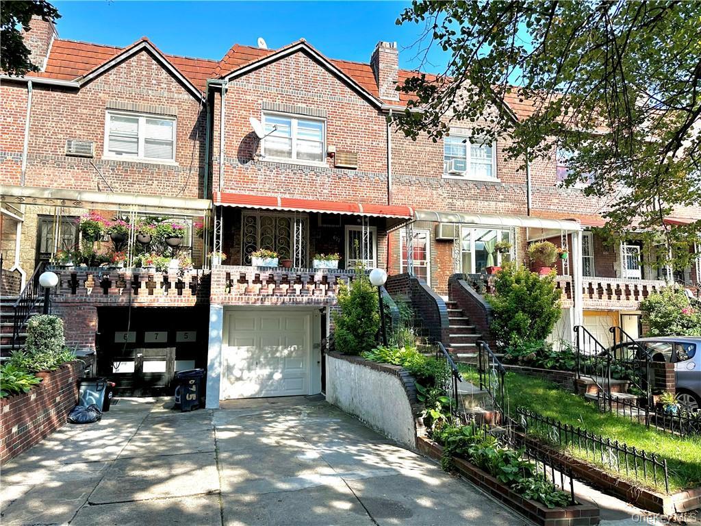 677 E 38th Street – For Sale