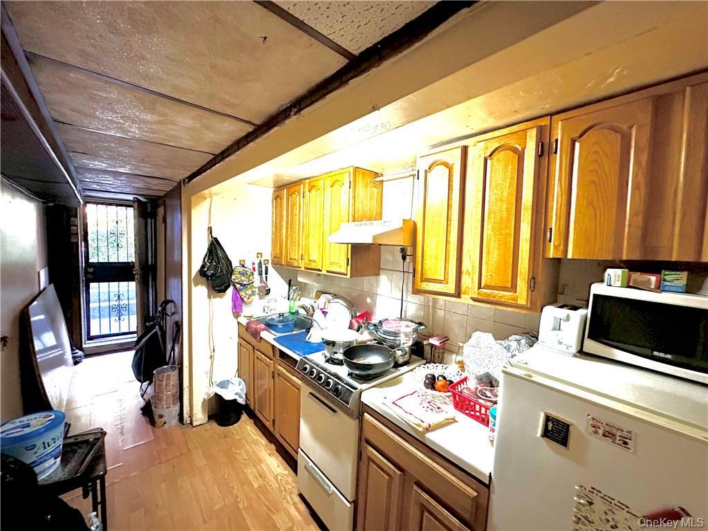 677 E 38th Street – For Sale photo 8