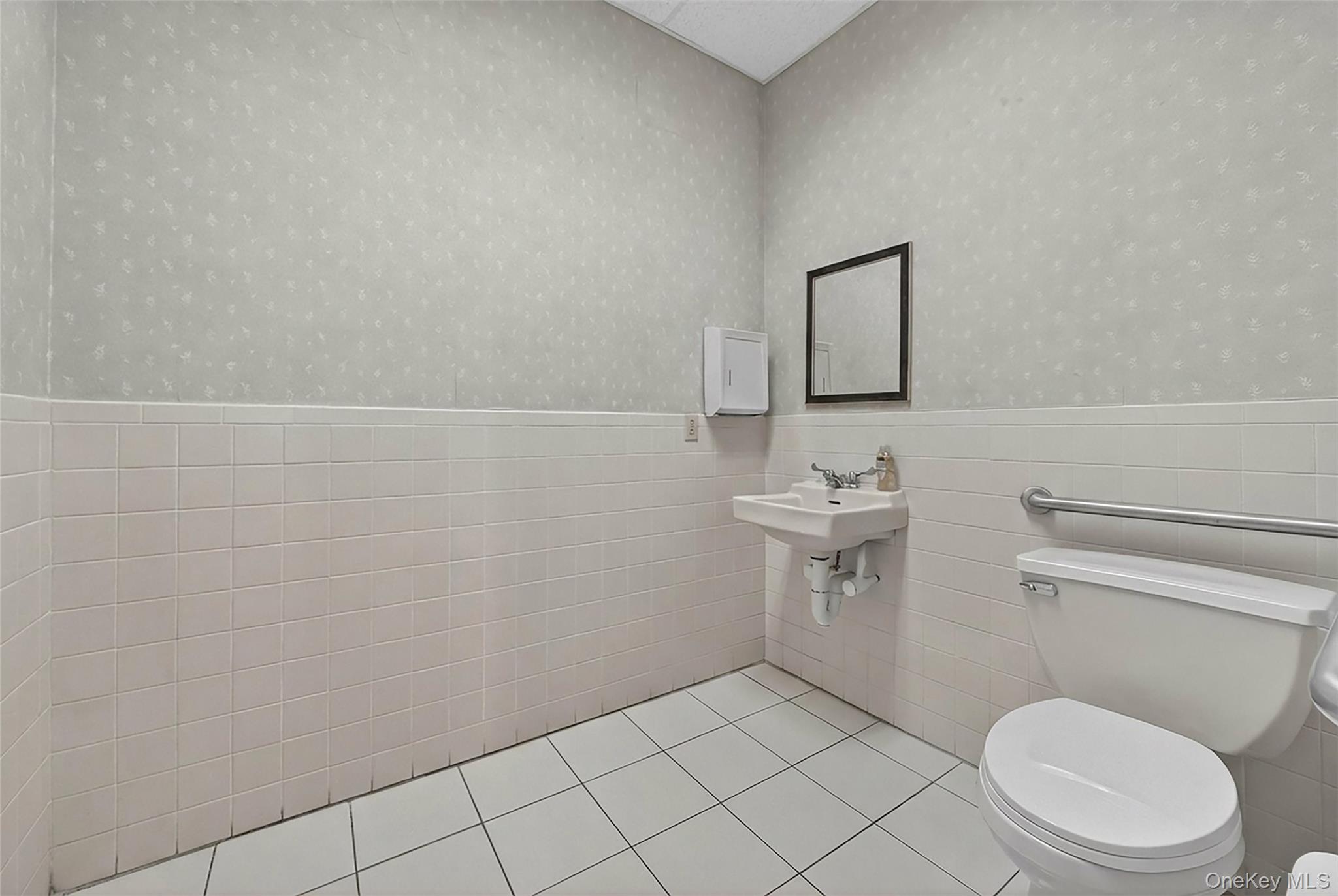 24-26 Liberty Square Mall – For Sale photo 50