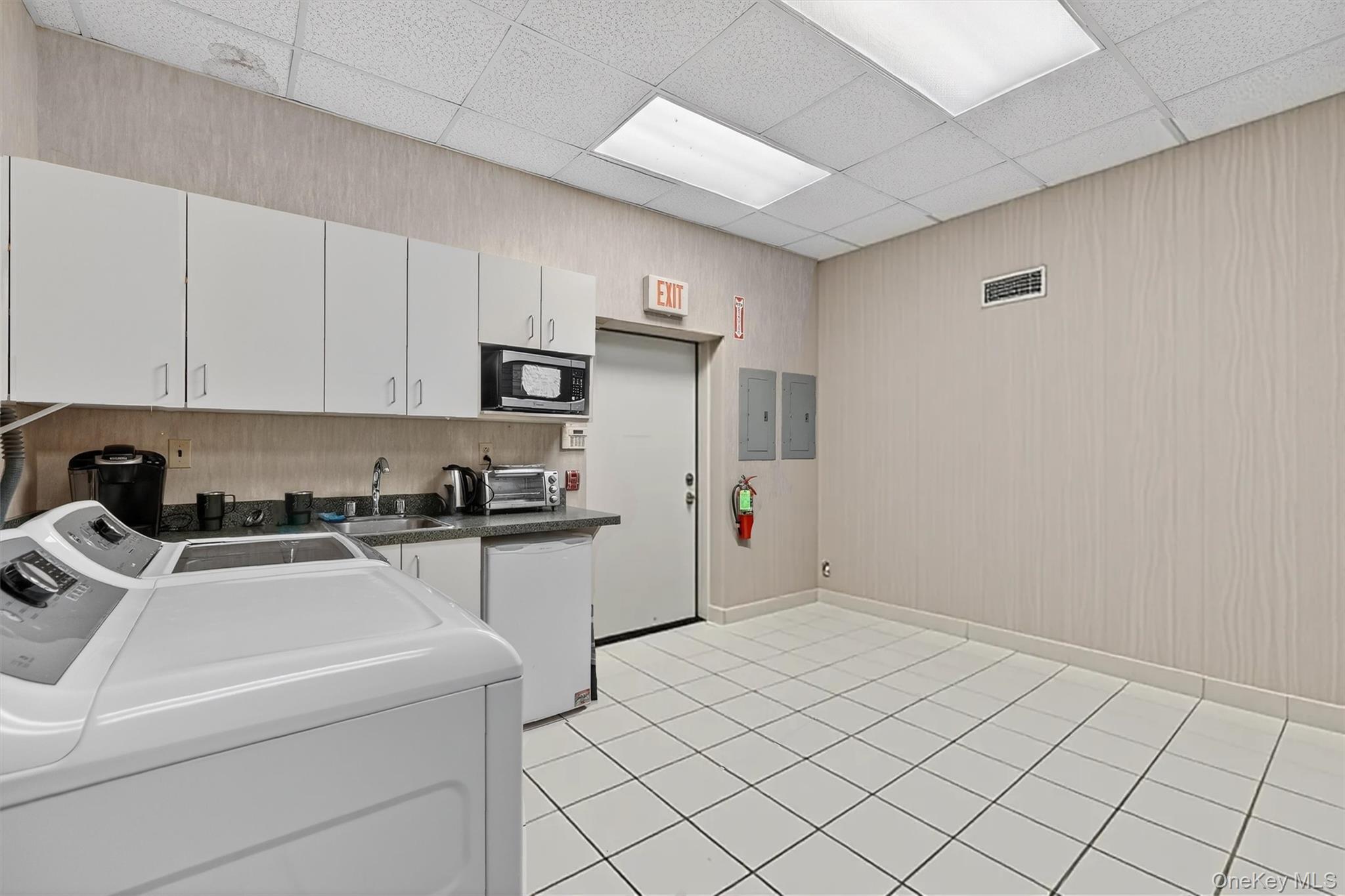 24-26 Liberty Square Mall – For Sale photo 31
