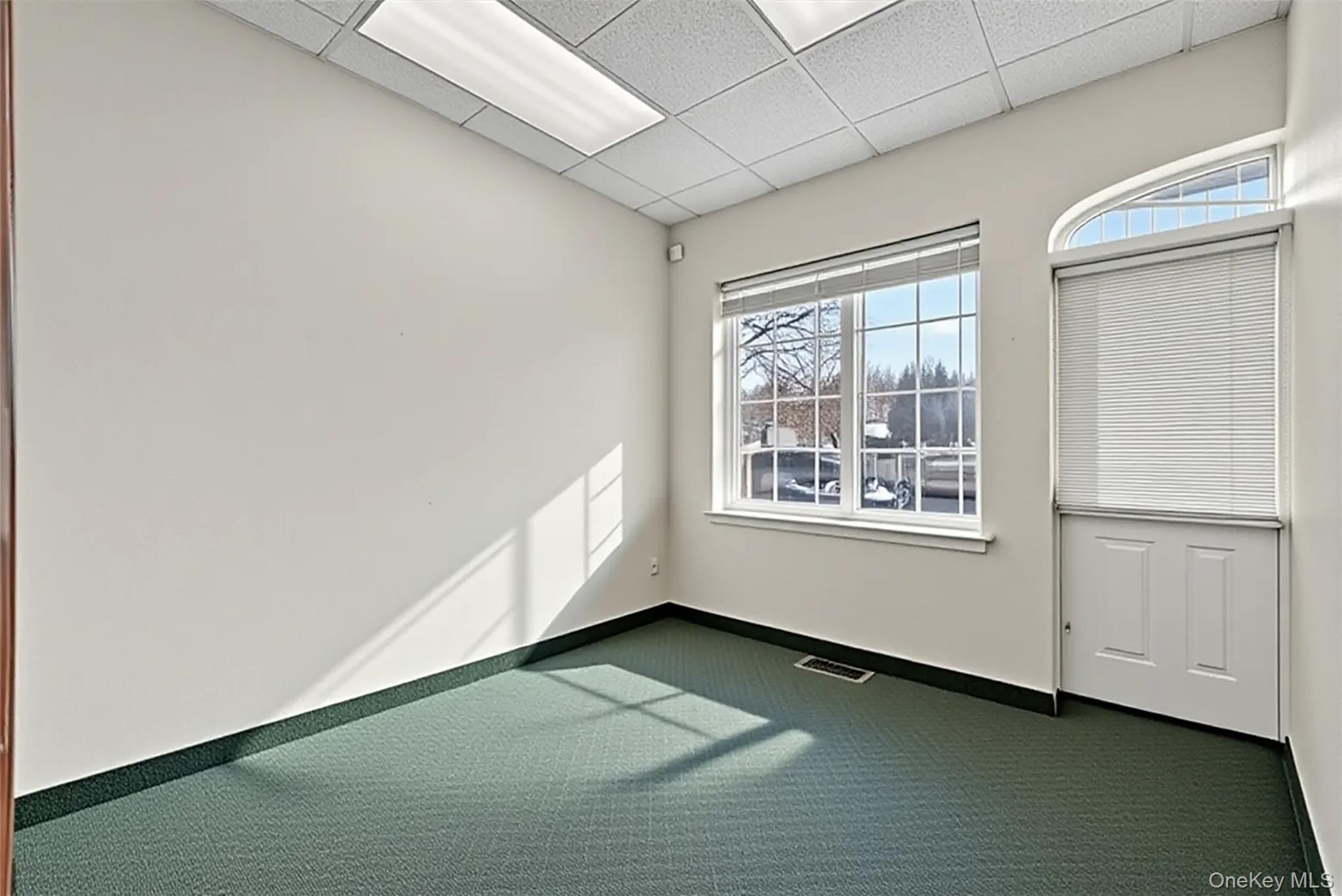 24-26 Liberty Square Mall – For Sale photo 16