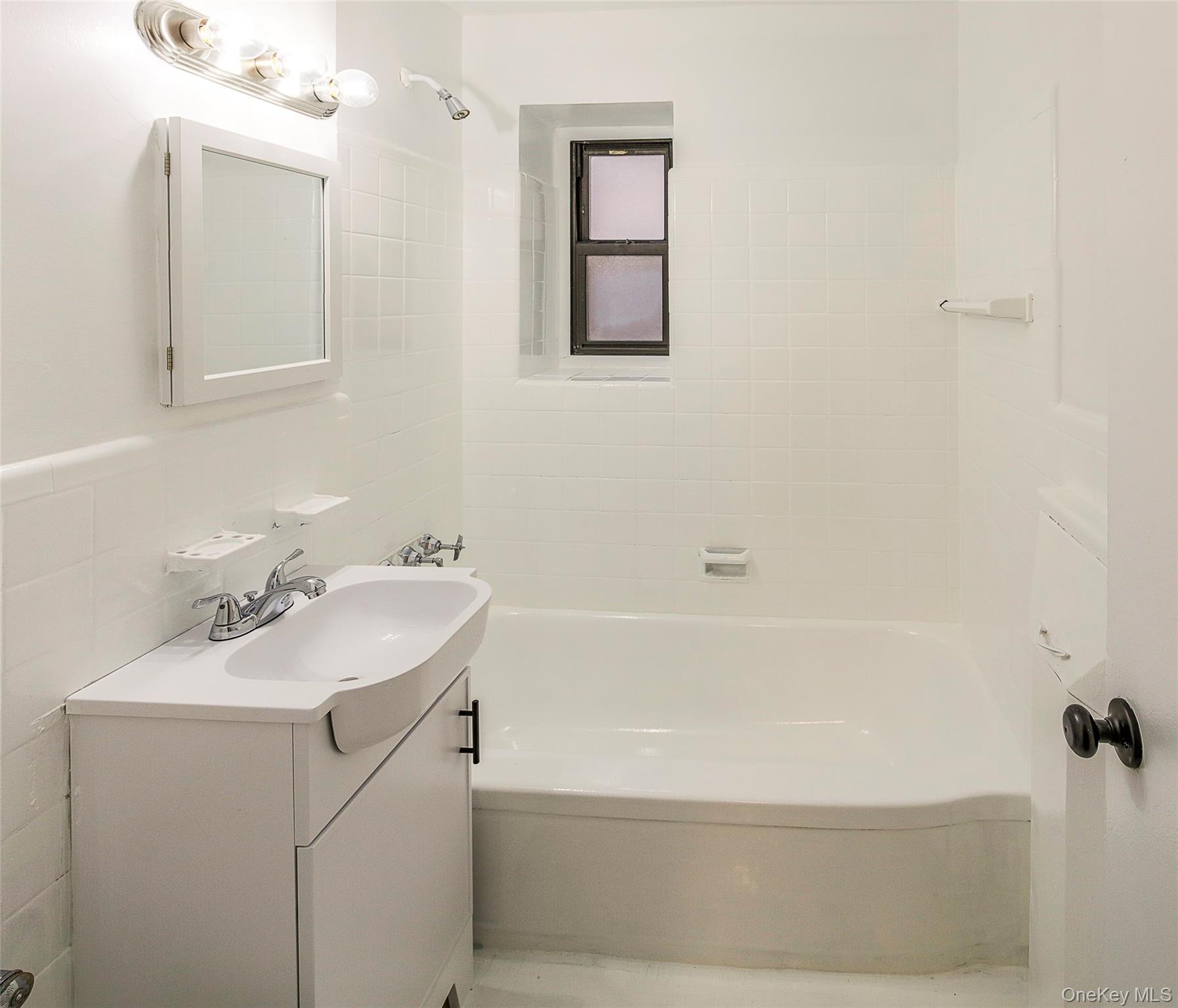 30 Fleetwood Avenue, Unit 2E photo 12