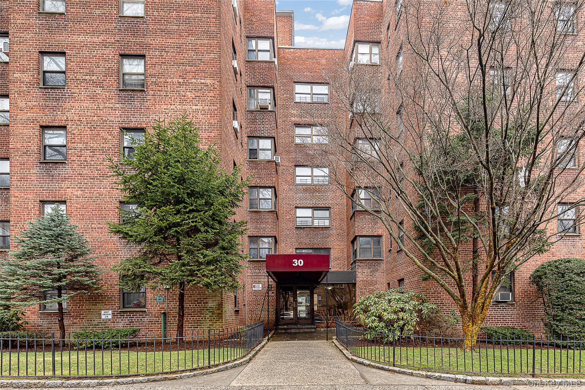 30 Fleetwood Avenue, Unit 2E