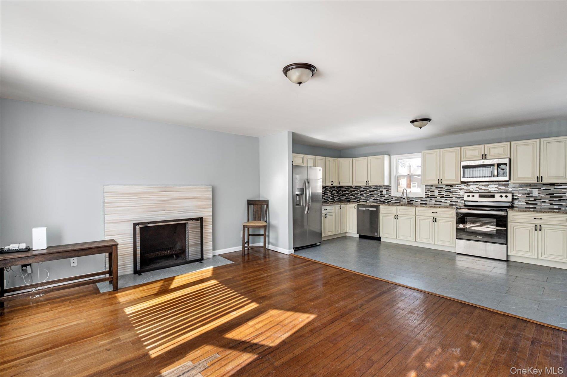 93 Garfield Boulevard – For Sale photo 3