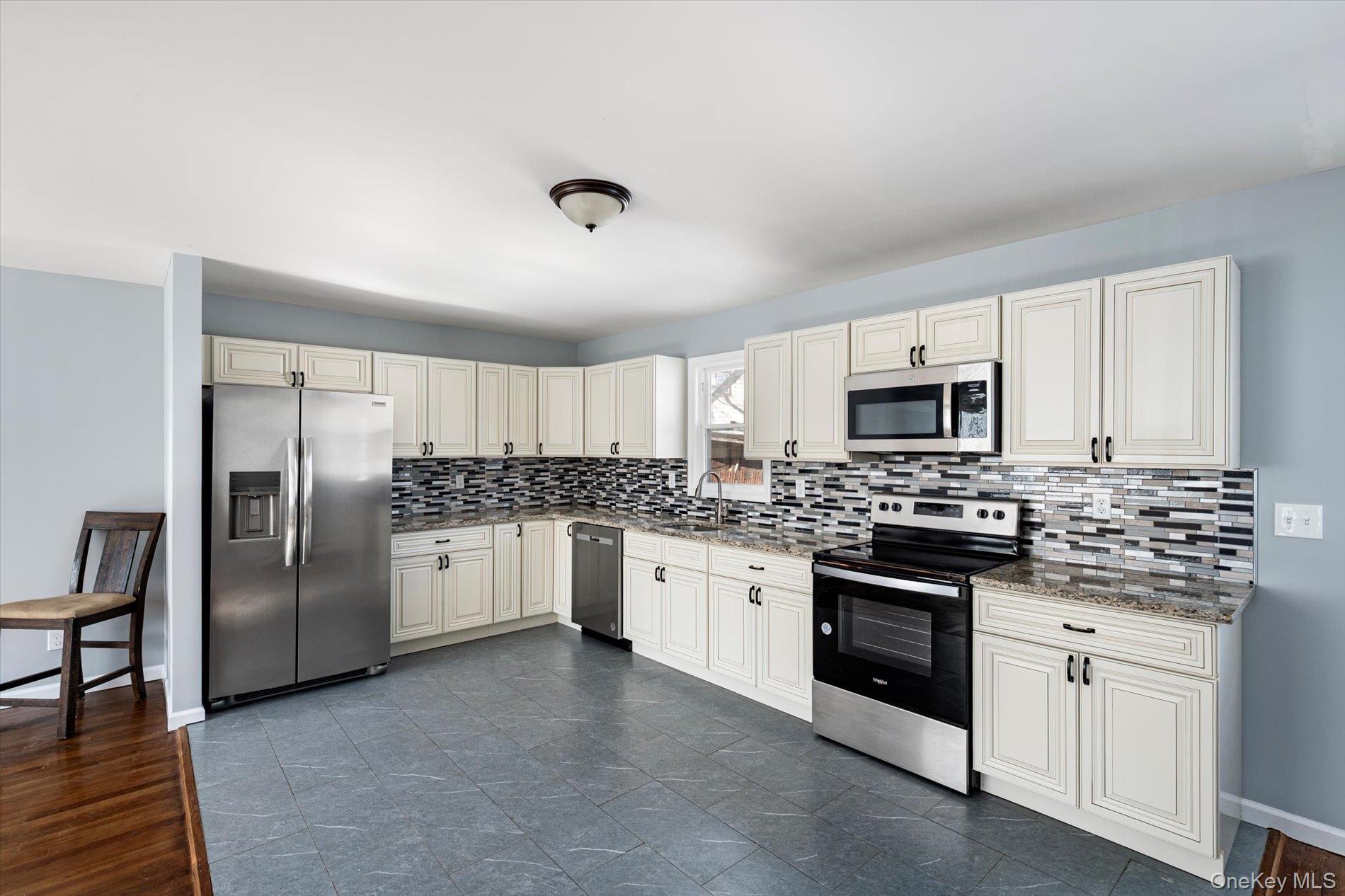 93 Garfield Boulevard – For Sale photo 5