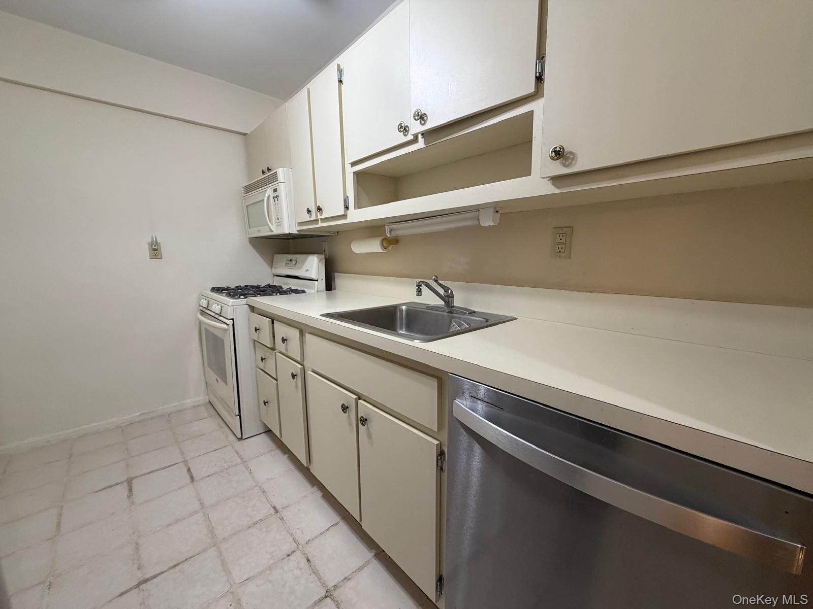 490 Atlantic Avenue, Unit 115 photo 9