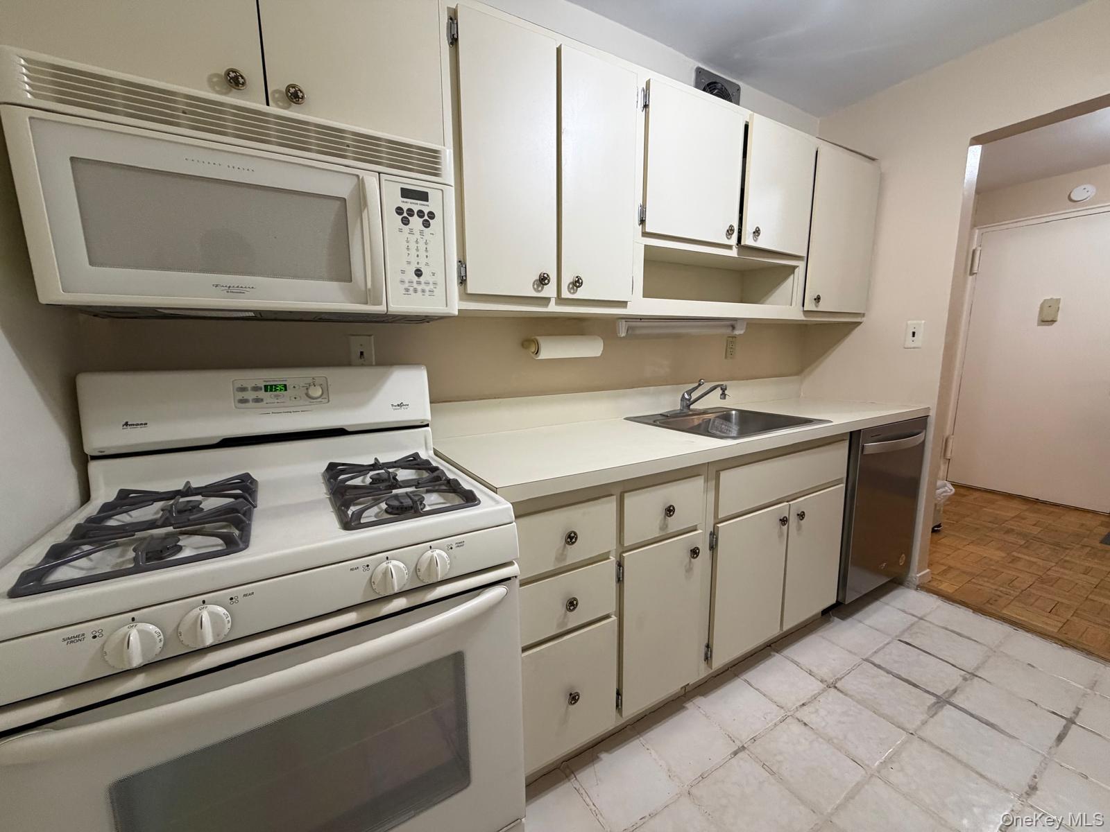490 Atlantic Avenue, Unit 115 photo 8