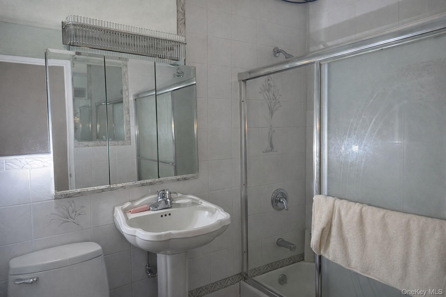 61-20 Grand Central Parkway, Unit C1102 photo 8