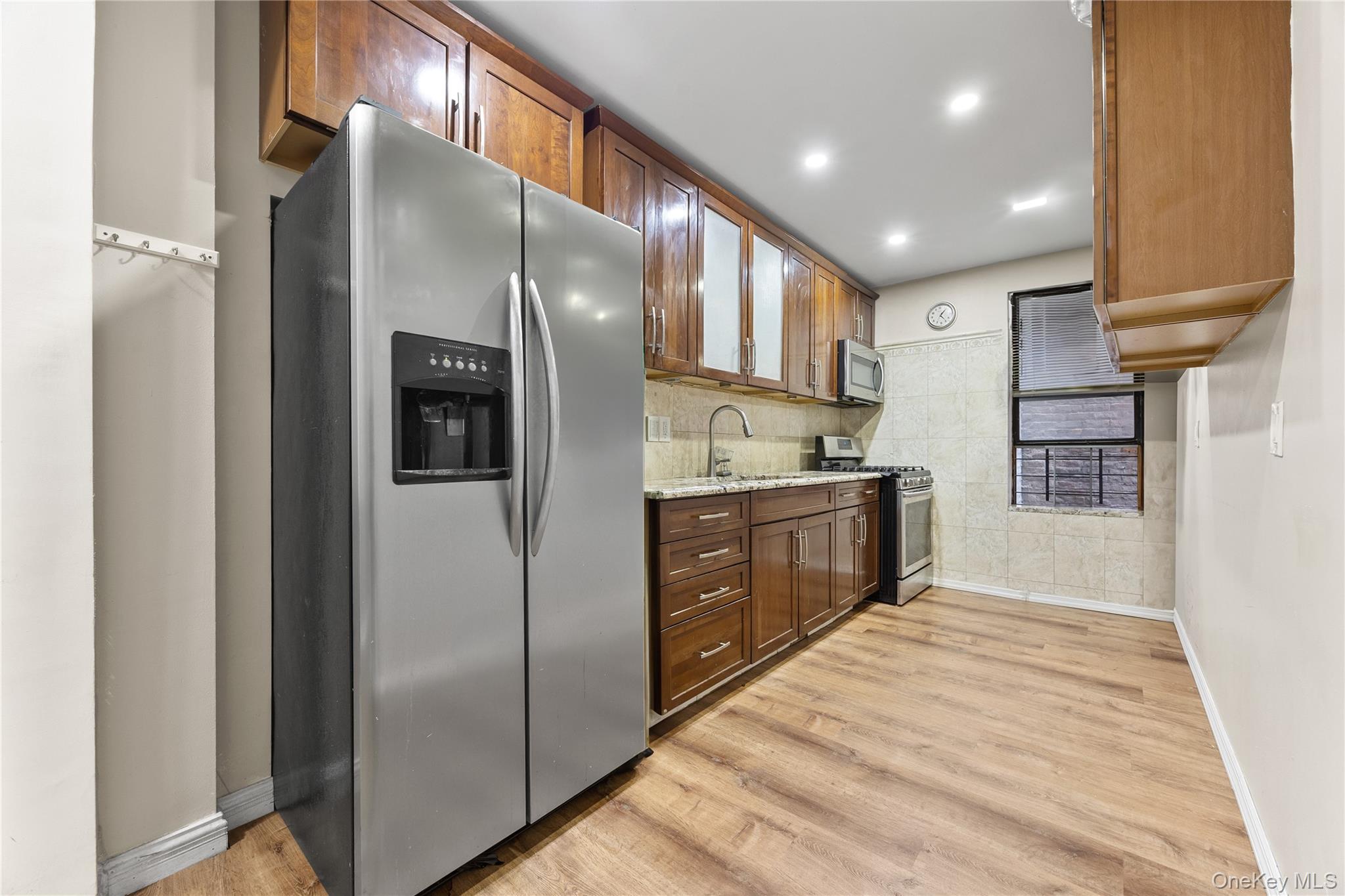 1670 Longfellow Avenue, Unit 3J photo 13