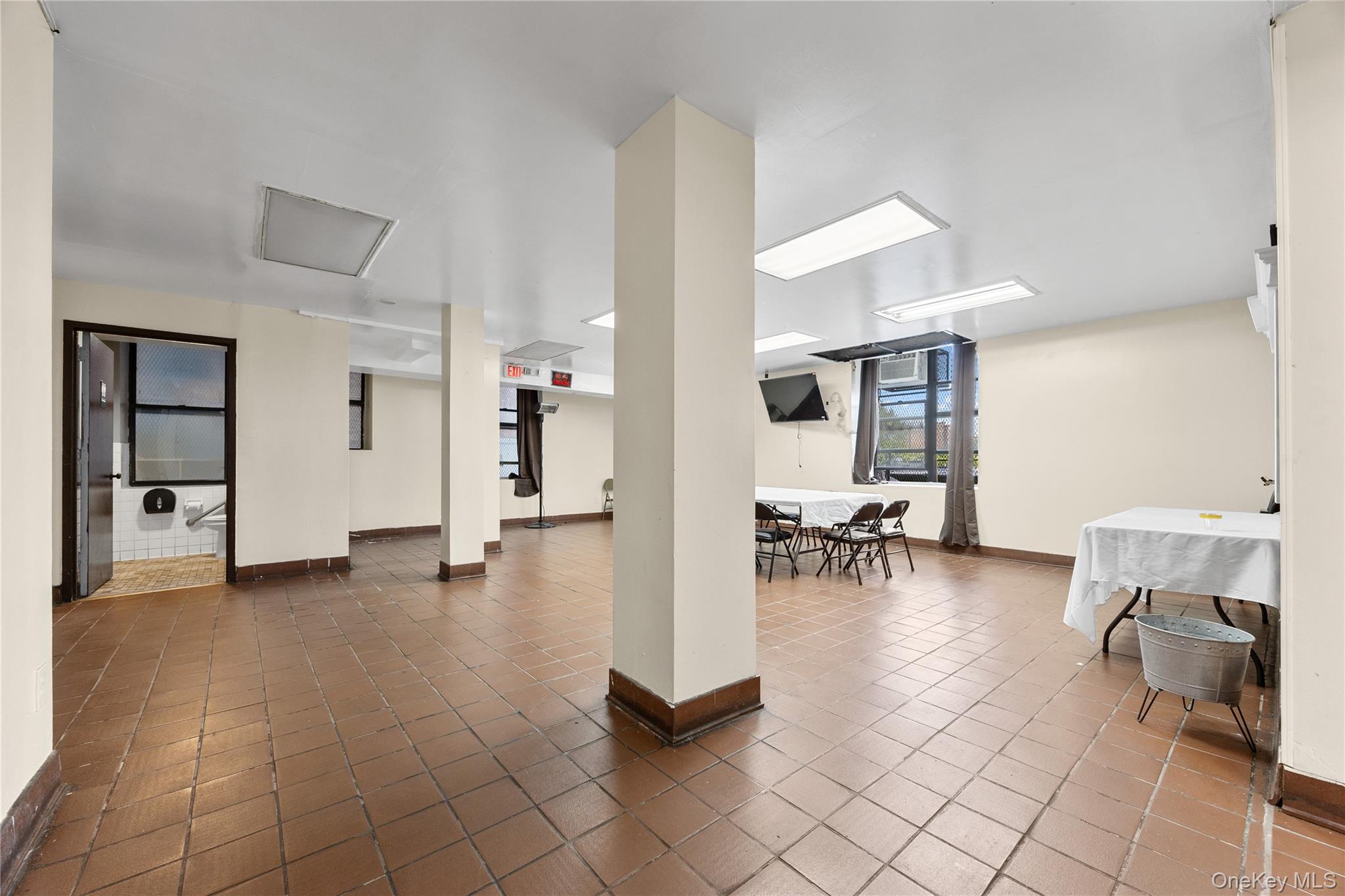 1670 Longfellow Avenue, Unit 3J photo 20