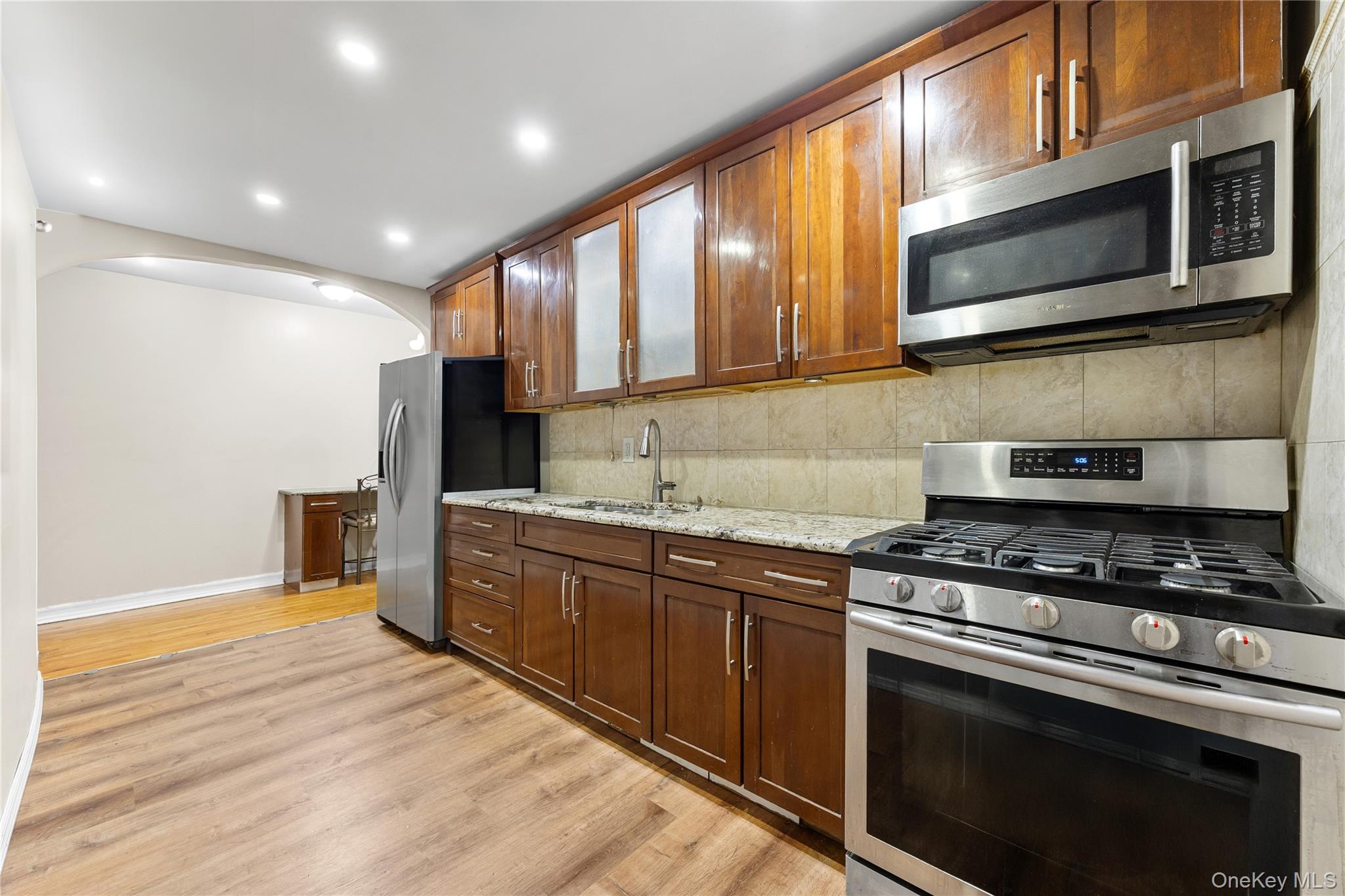1670 Longfellow Avenue, Unit 3J photo 14