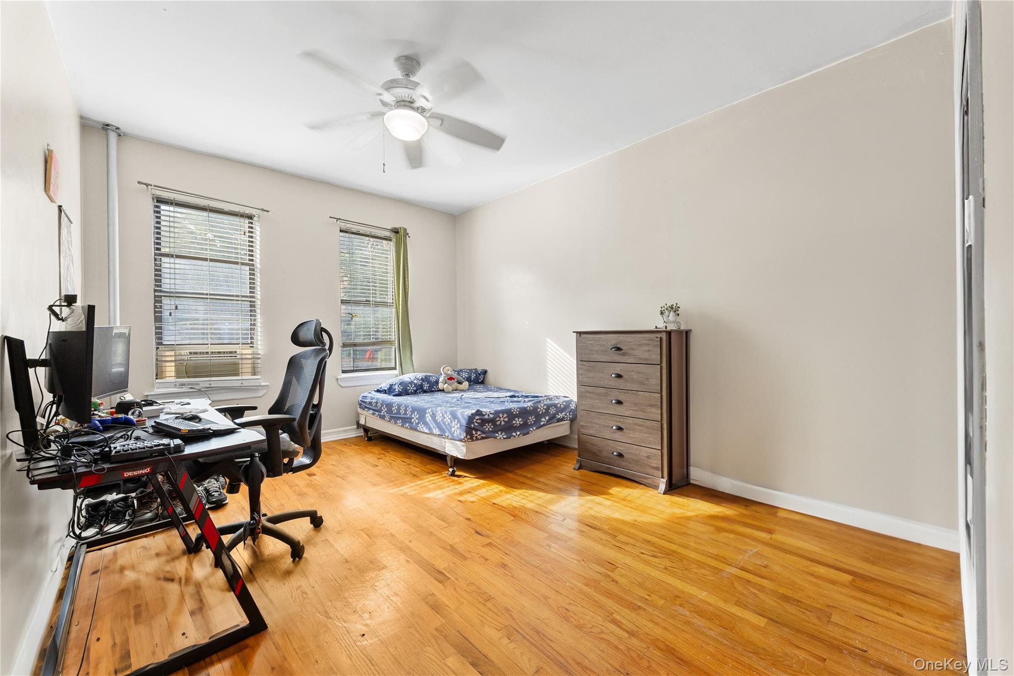 1670 Longfellow Avenue, Unit 3J photo 9