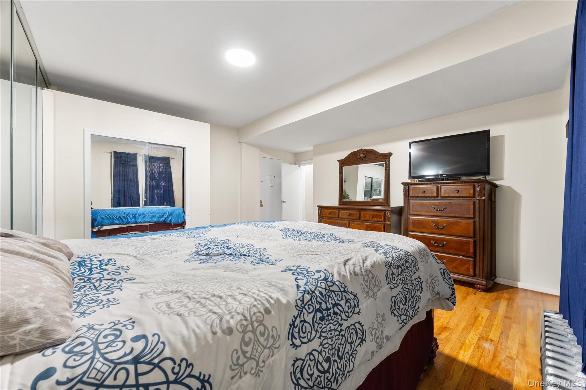 1670 Longfellow Avenue, Unit 3J photo 8