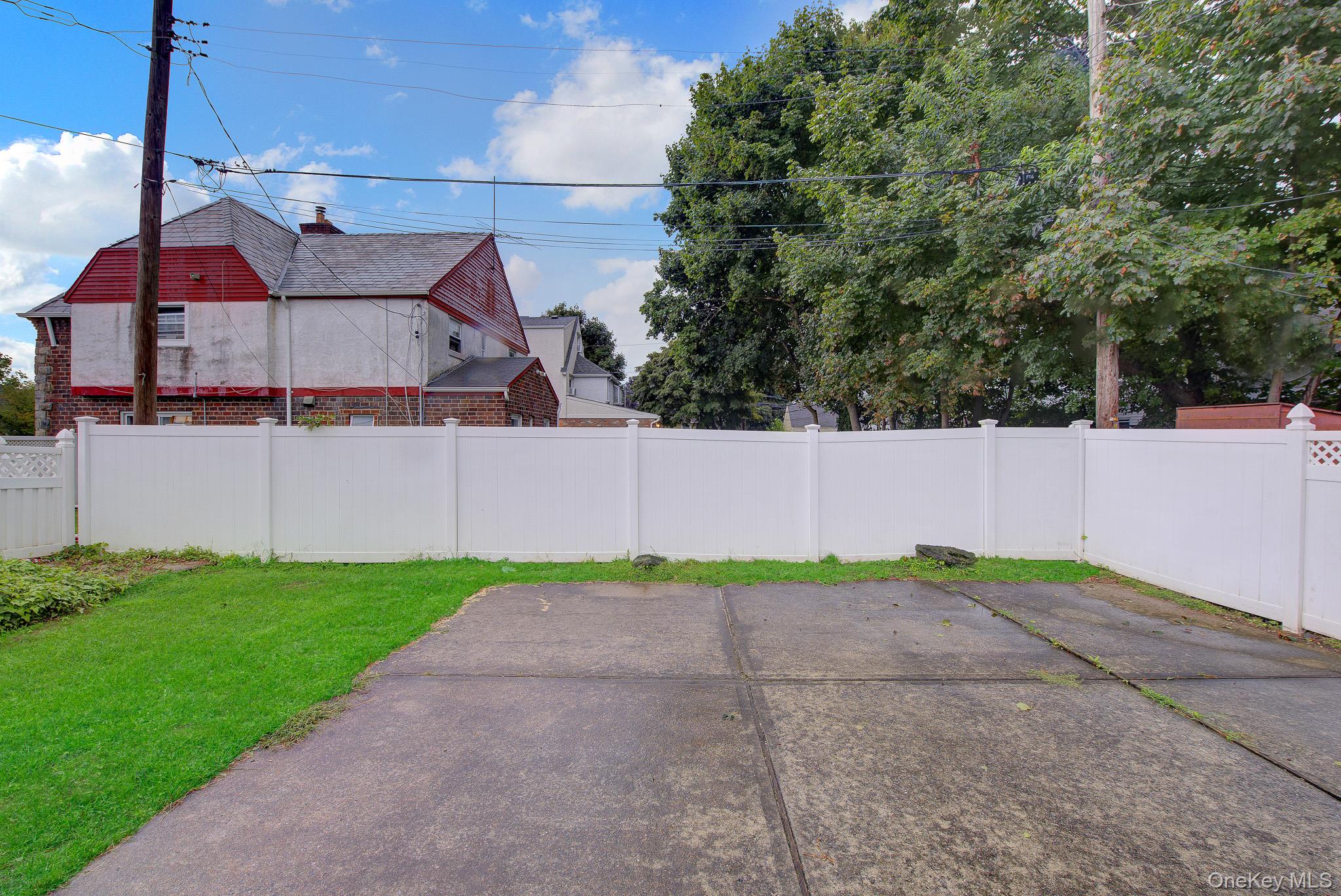 54 Surrey Lane – For Sale photo 31