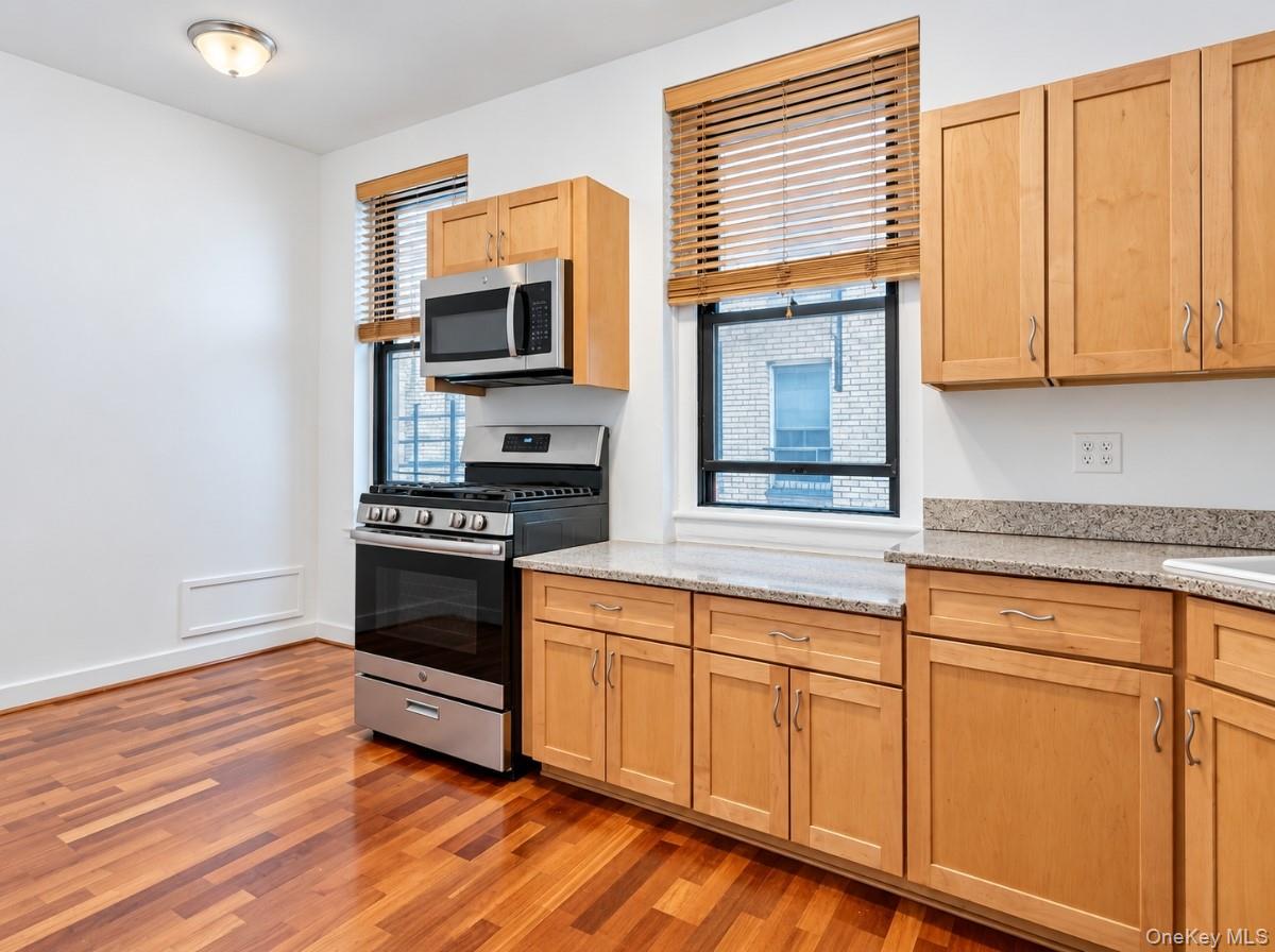 21-28 35 Street, Unit 1G photo 6