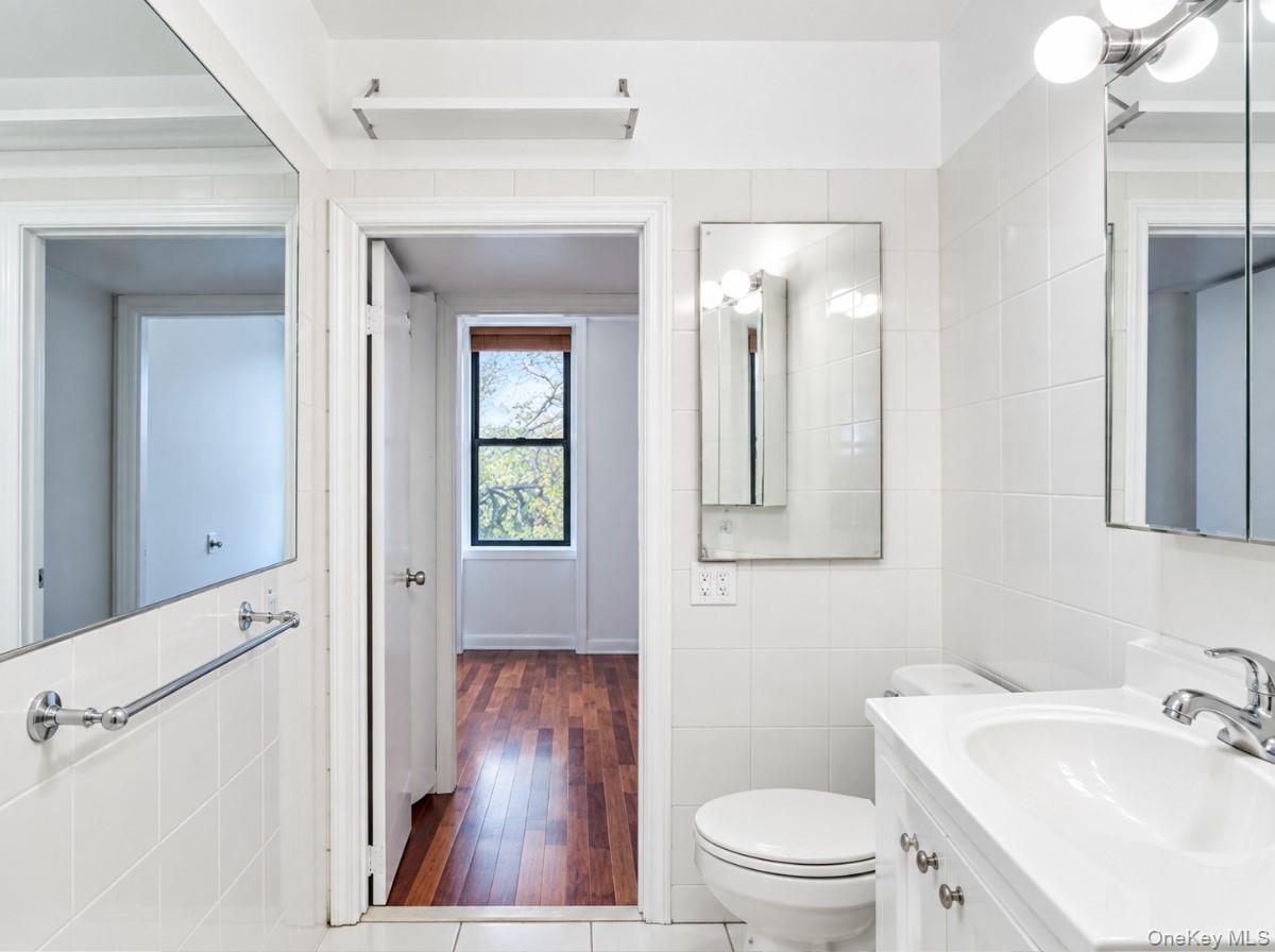 21-28 35 Street, Unit 1G photo 15