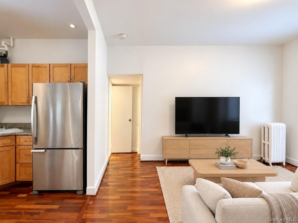 21-28 35 Street, Unit 1G photo 2