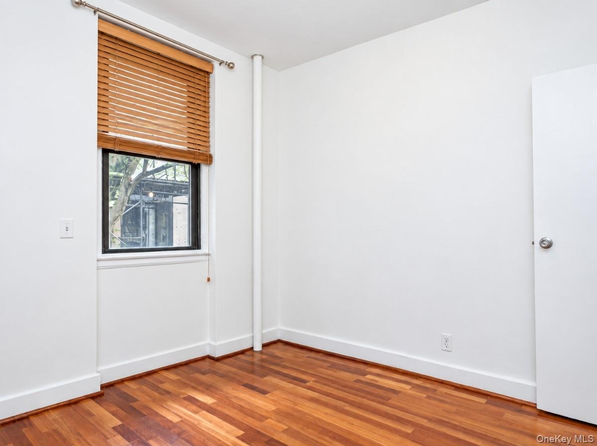 21-28 35 Street, Unit 1G photo 14