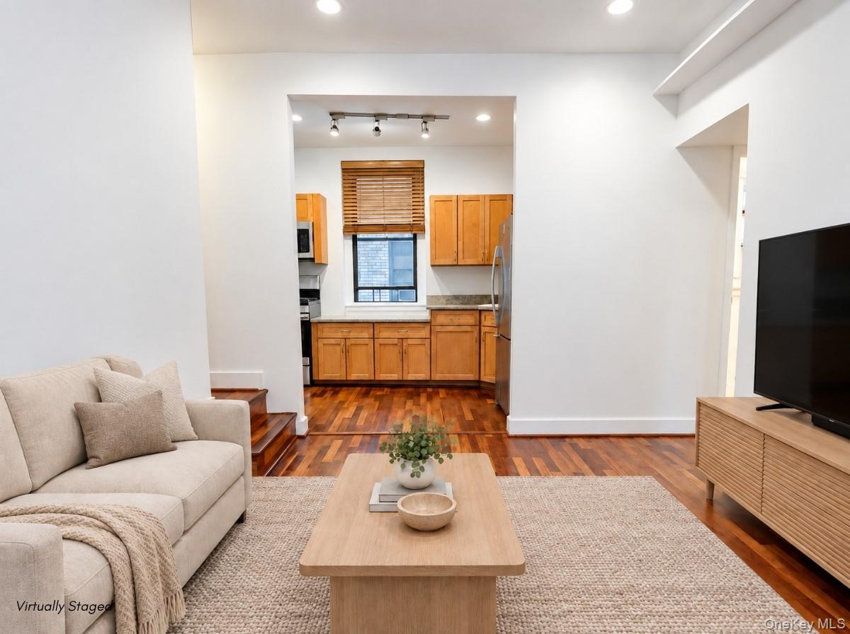 21-28 35 Street, Unit 1G