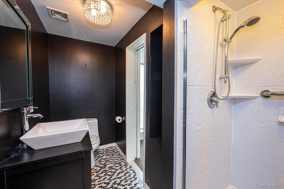 87 Soundview Drive – For Sale photo 39