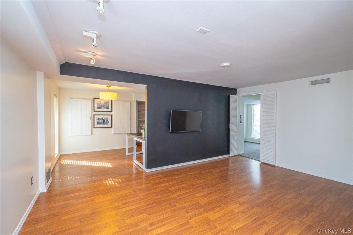 87 Soundview Drive – For Sale photo 36