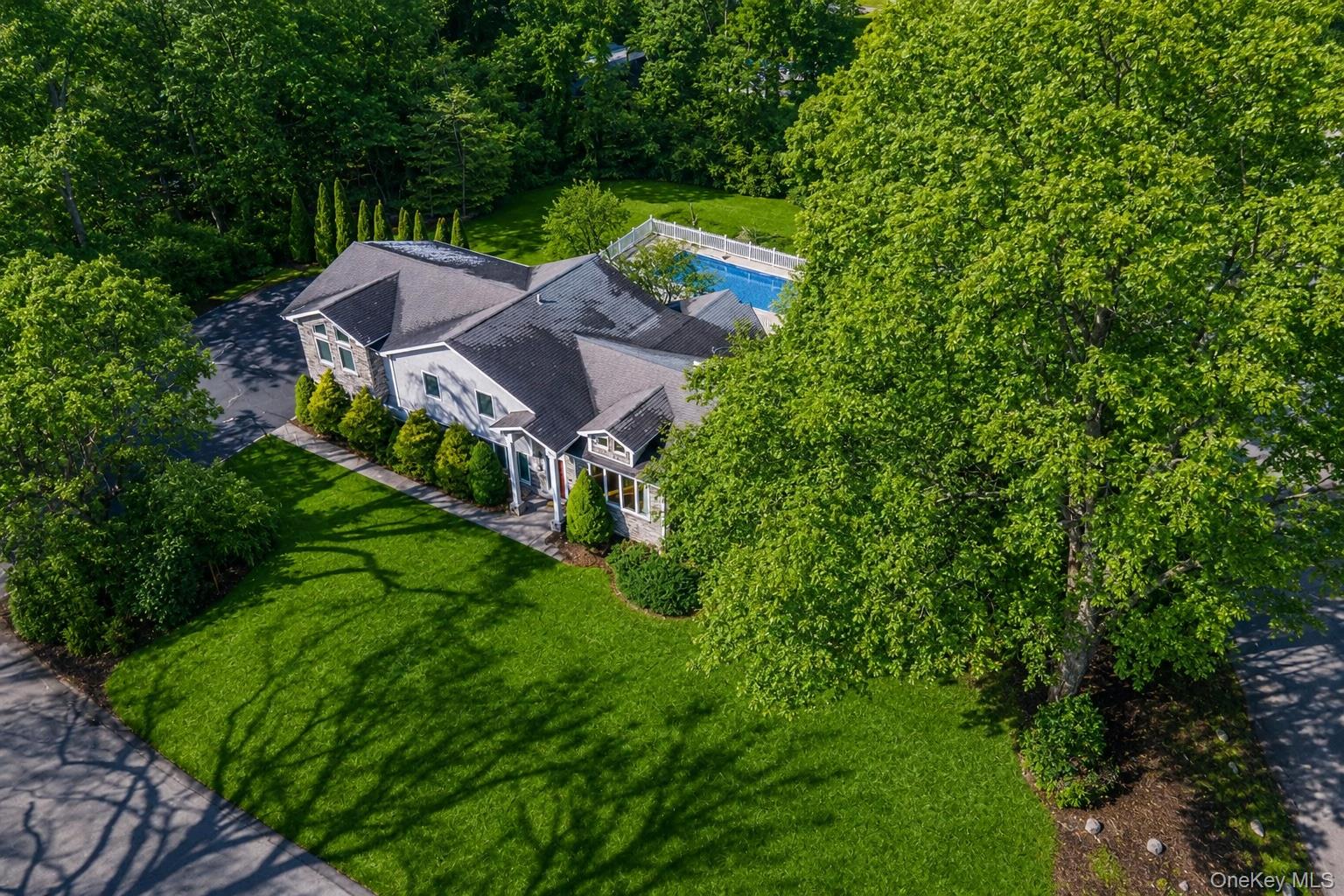 87 Soundview Drive – For Sale photo 6
