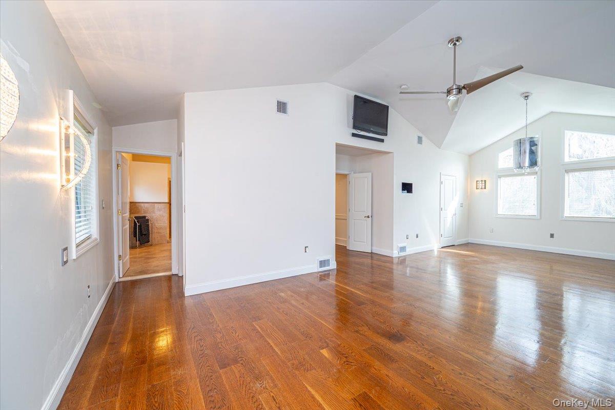 87 Soundview Drive – For Sale photo 26