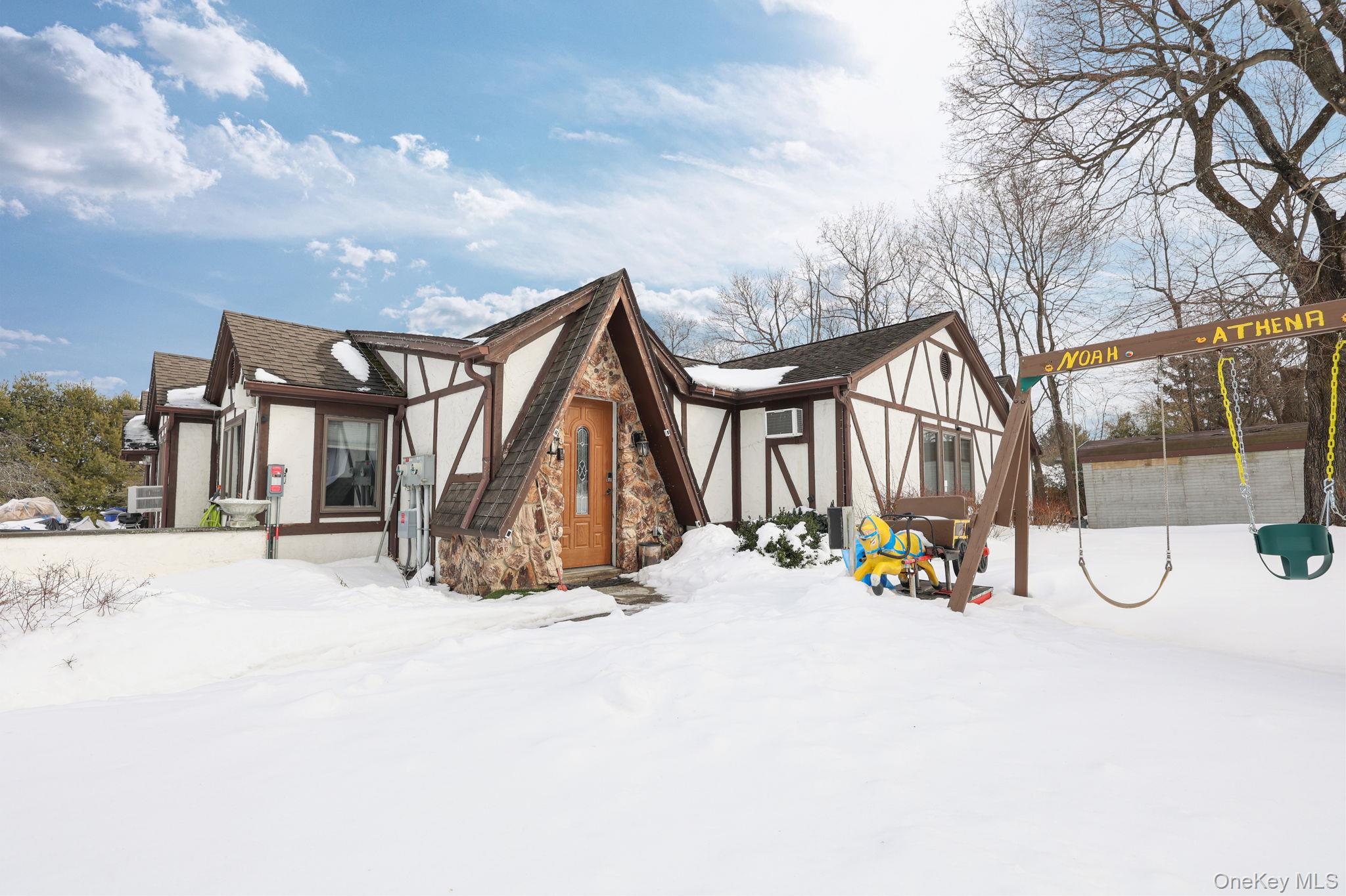4 Lambros Drive – For Sale photo 2
