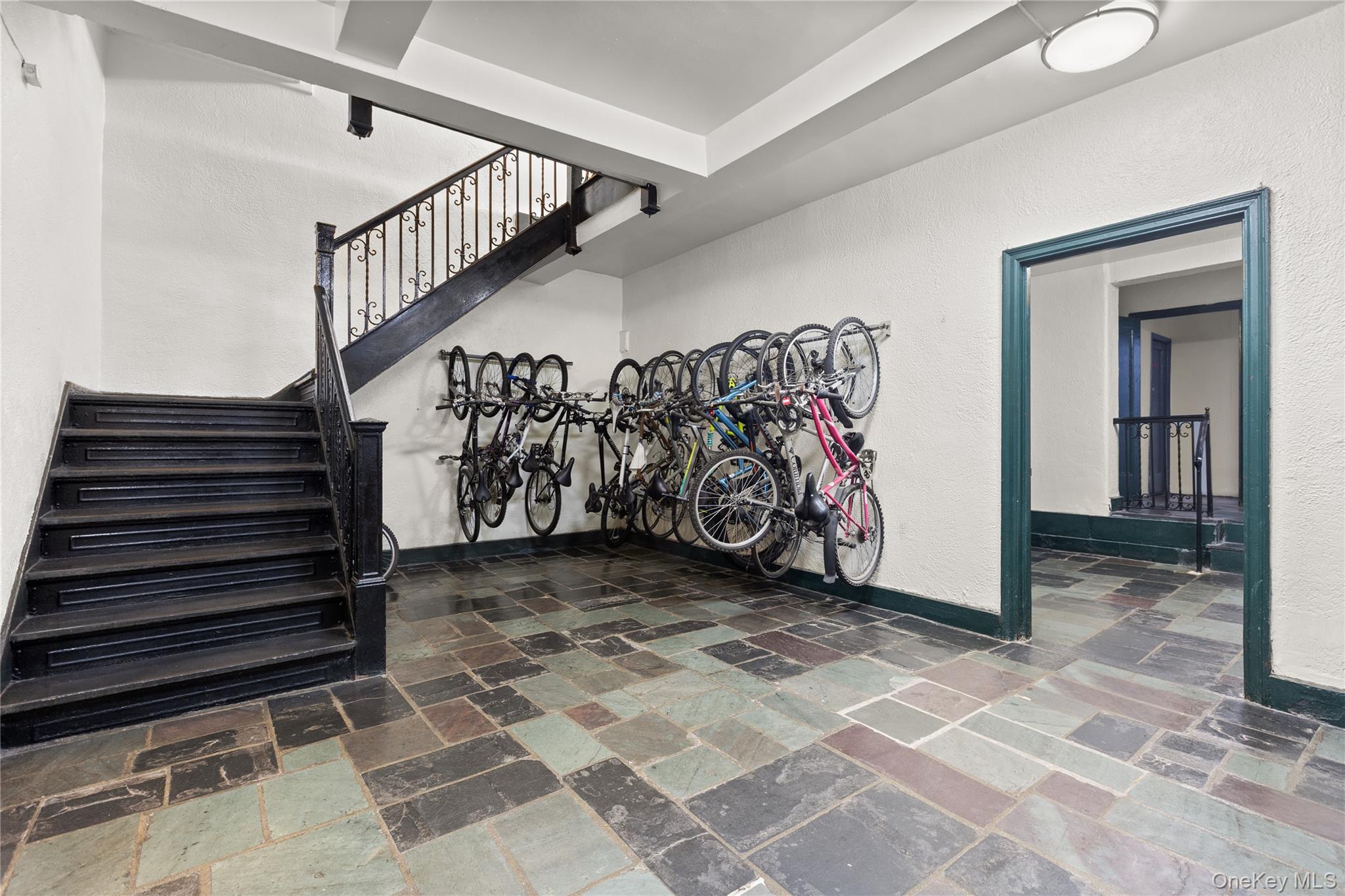 1 Franklin Avenue, Unit 6A photo 12