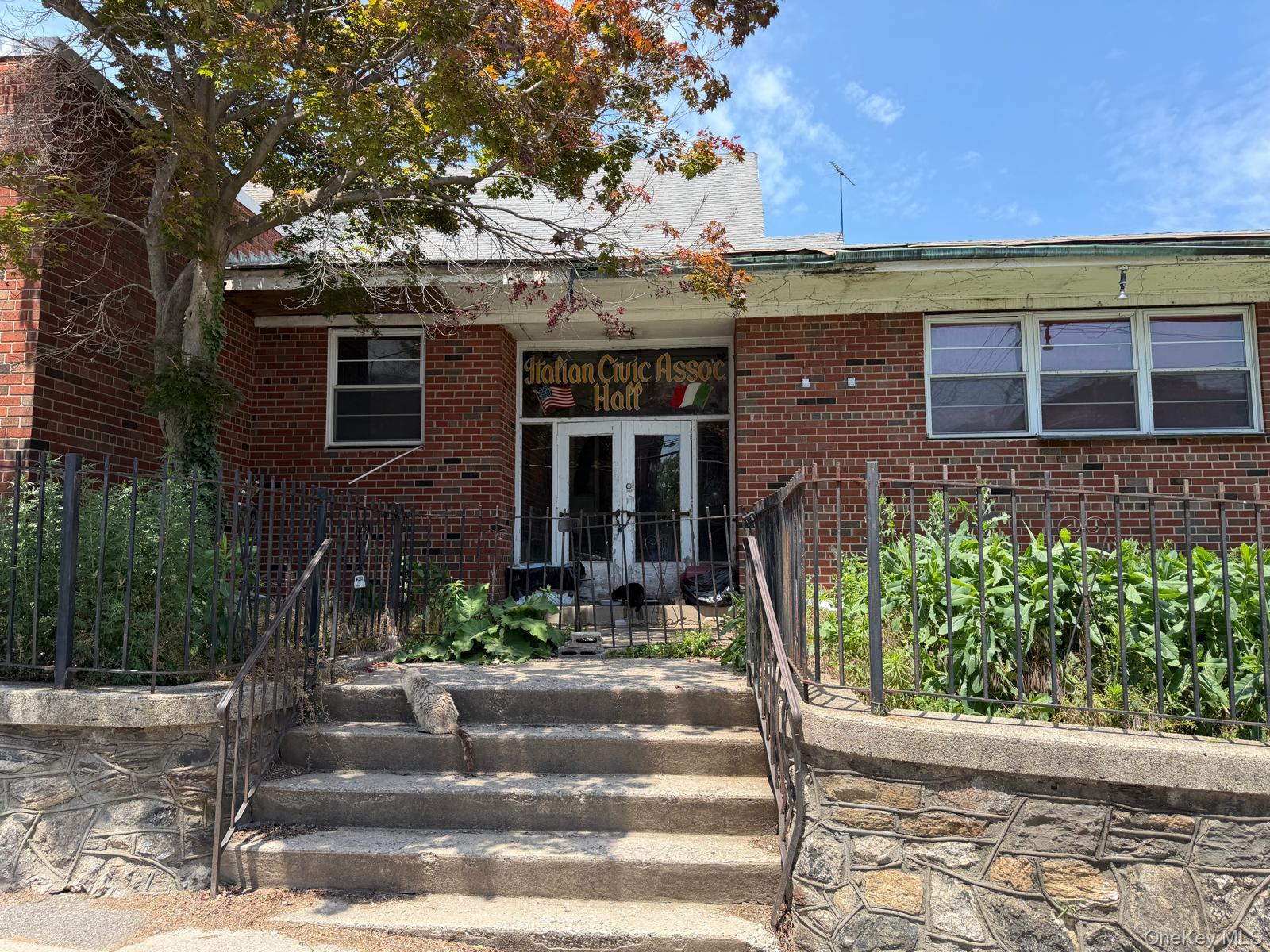 208 N 5th Avenue – For Sale