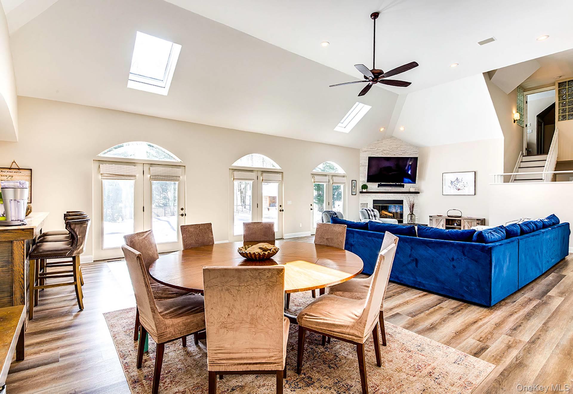 16 Woodege Circle – For Rent photo 4