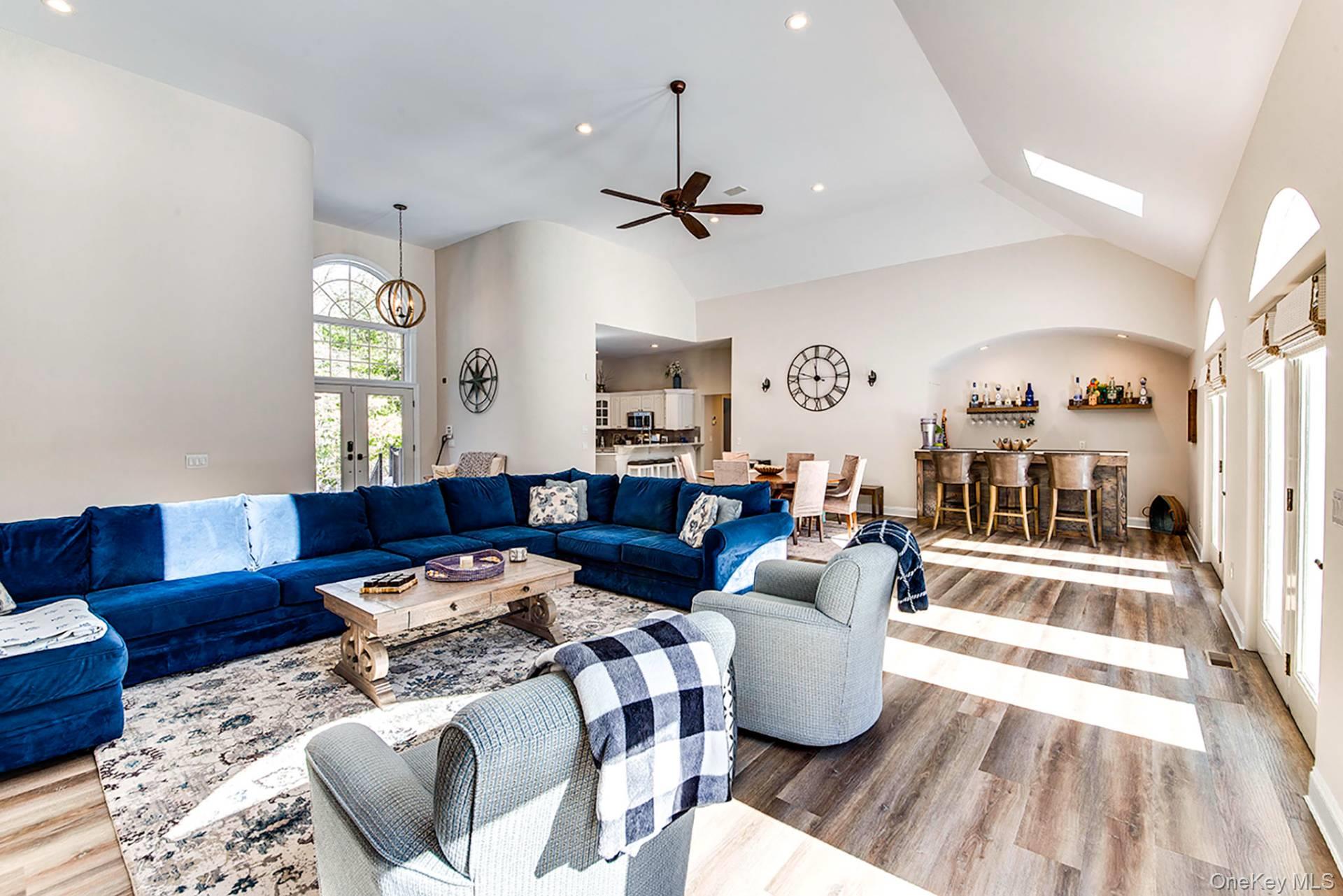 16 Woodege Circle – For Rent photo 5