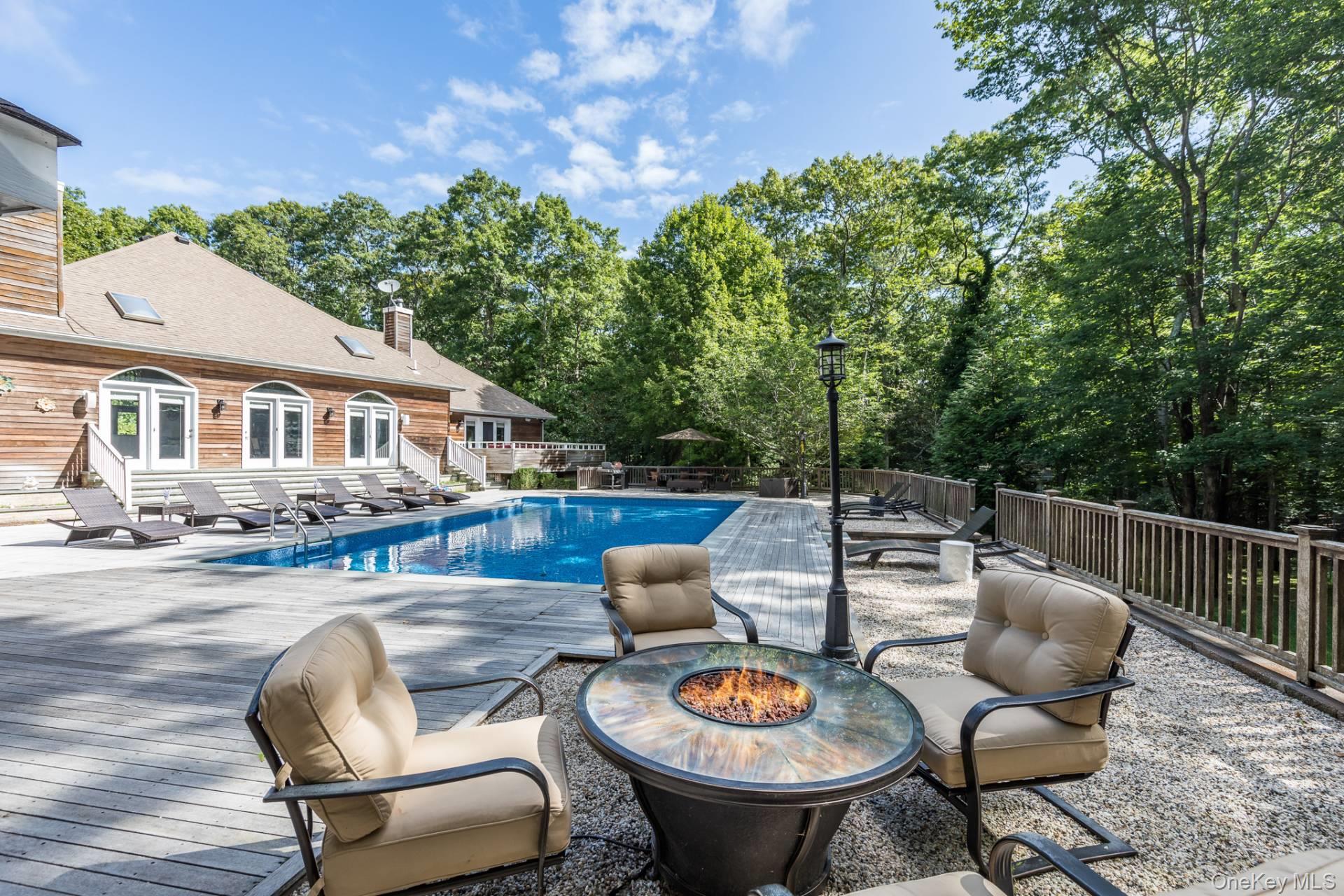 16 Woodege Circle – For Rent photo 22