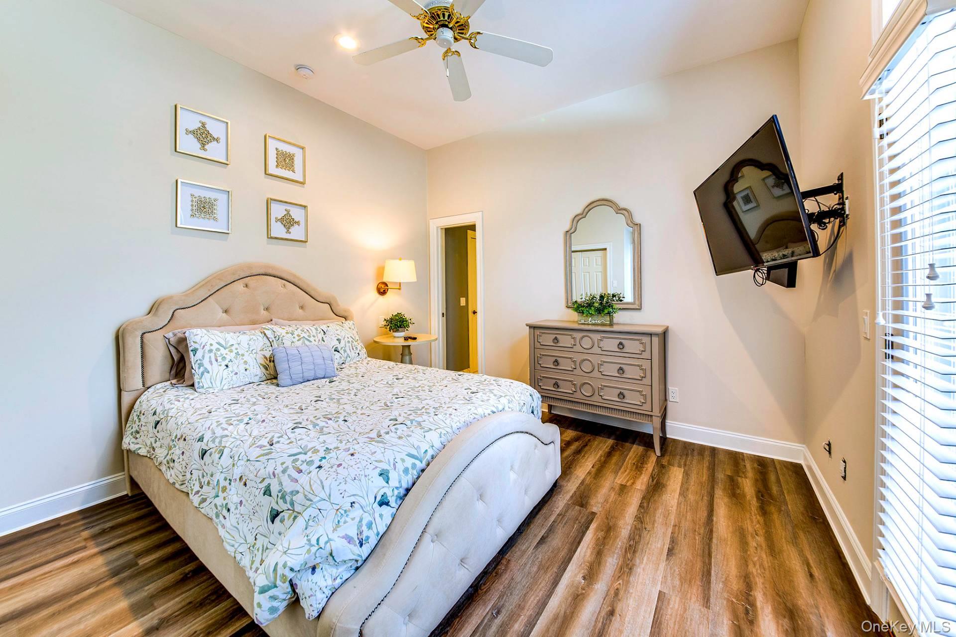 16 Woodege Circle – For Rent photo 12
