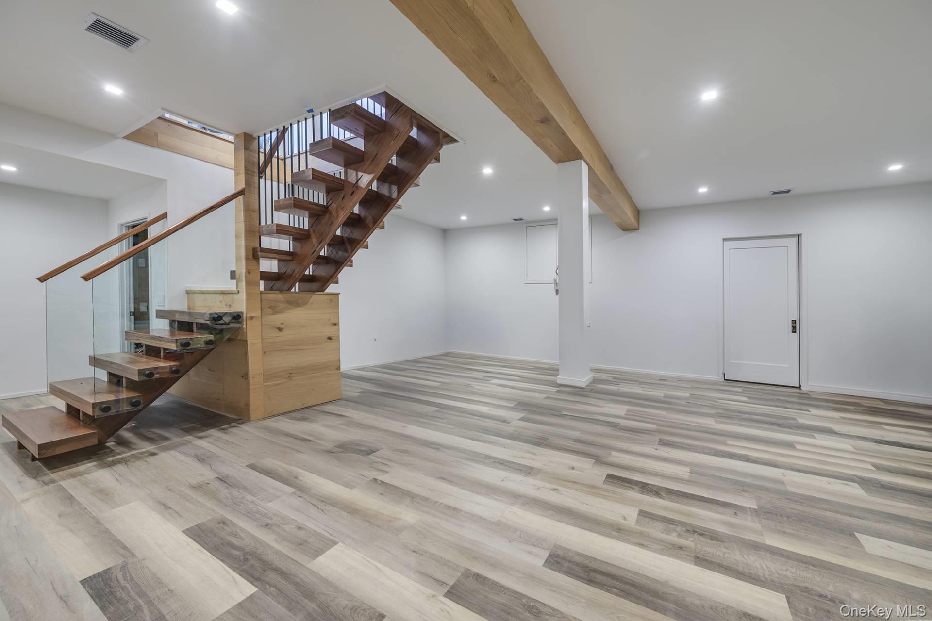12 Maidstone Park Road – For Rent photo 26