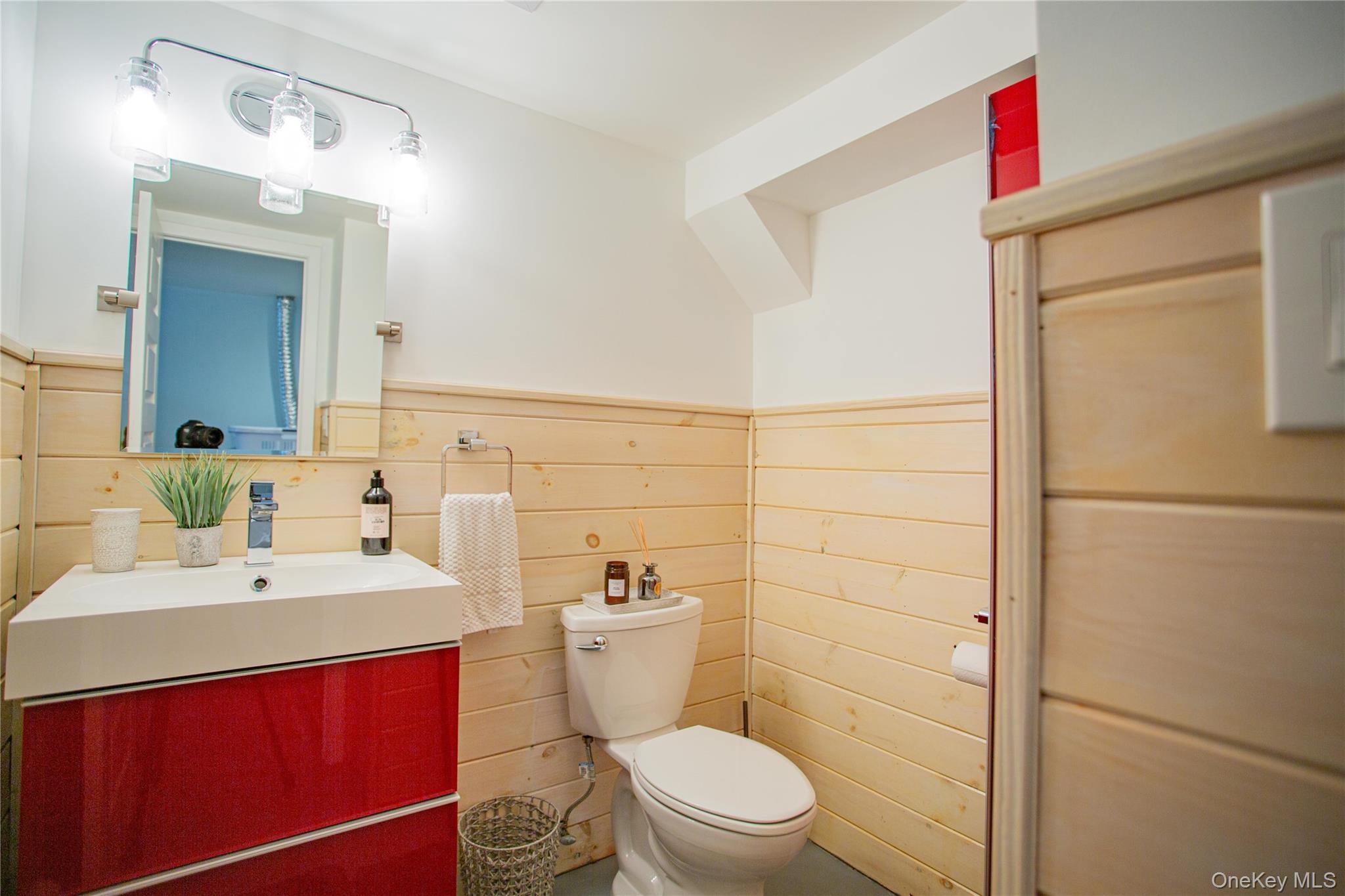 165 W Walnut Street – For Sale photo 31