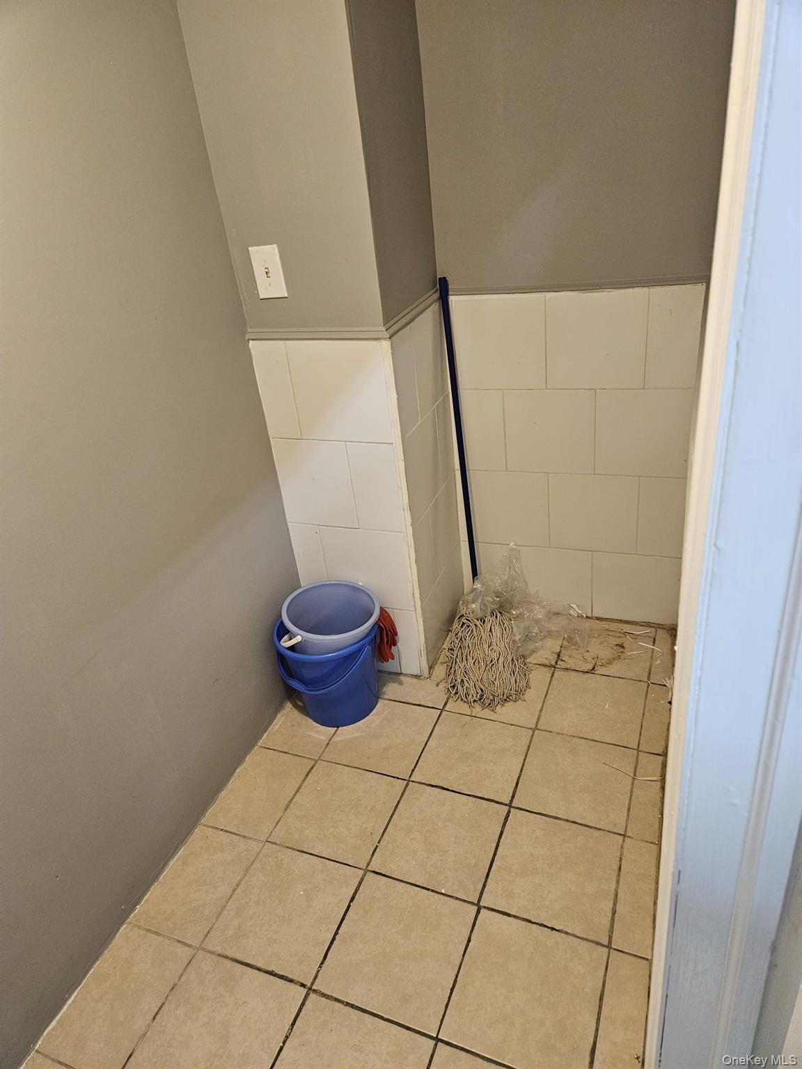10752 Sutphin Boulevard – For Rent photo 7