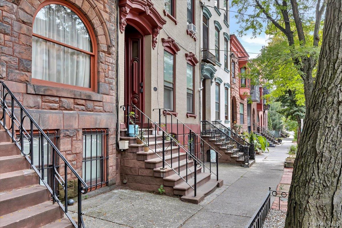 137 Lancaster Street – For Sale photo 3