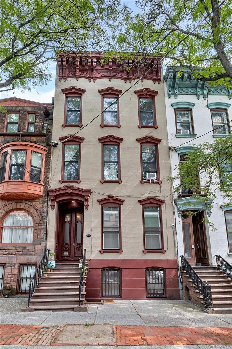 137 Lancaster Street – For Sale