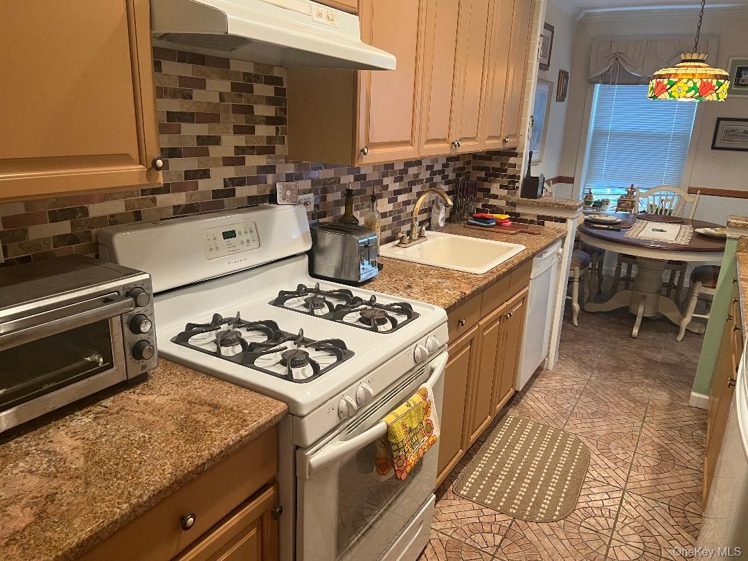 151-20 88 Street, Unit 6C photo 2