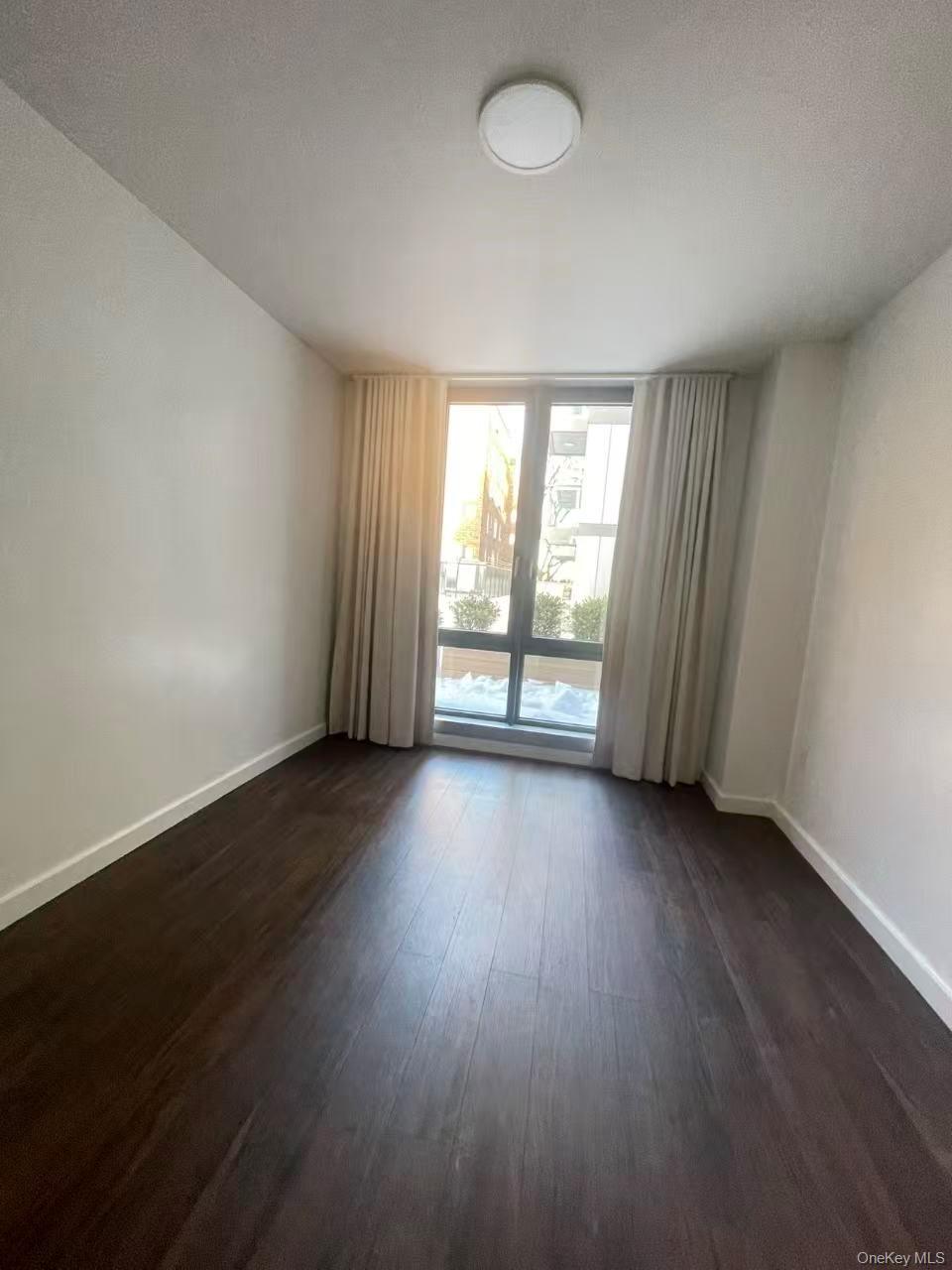 144-27 Sanford Avenue, Unit 2K photo 3