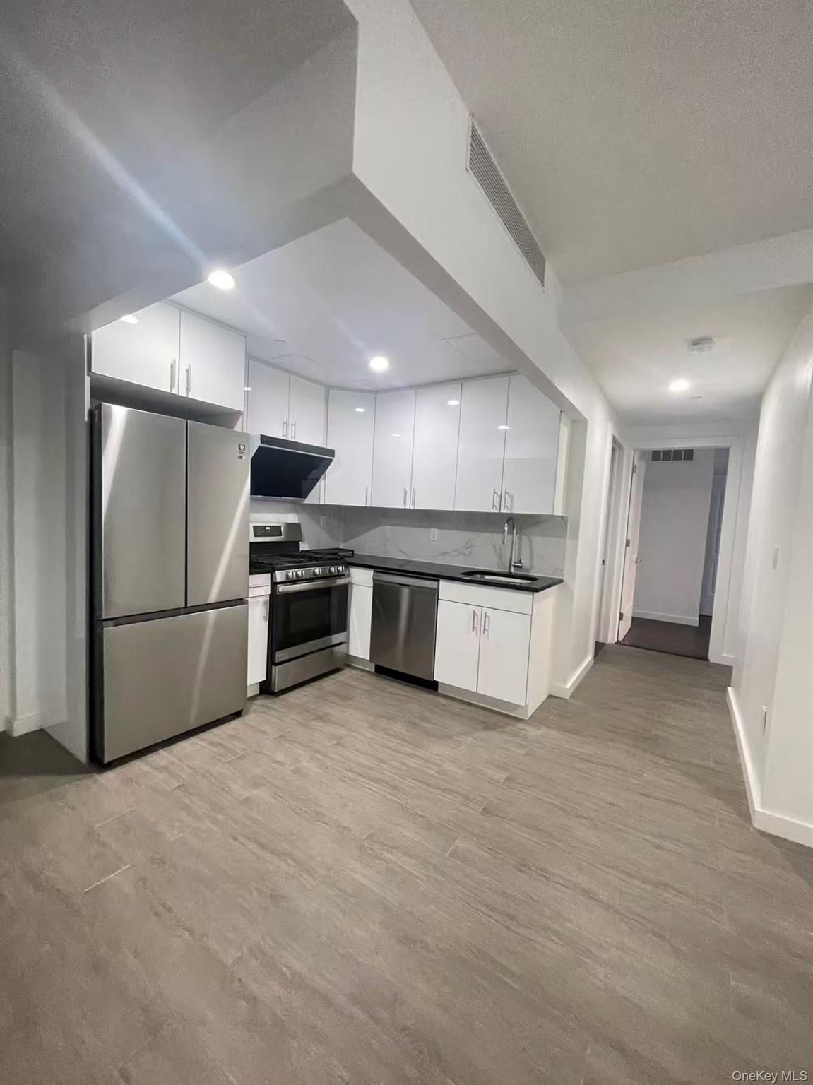 144-27 Sanford Avenue, Unit 2K photo 7