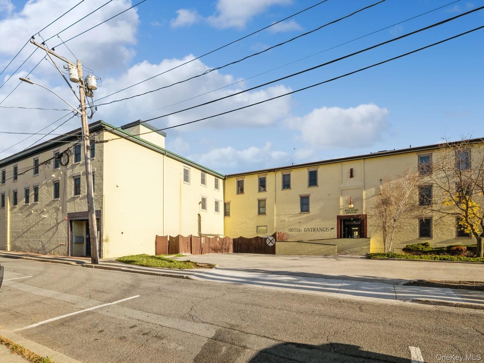 1 Railroad Avenue, Unit 3-1 photo 4
