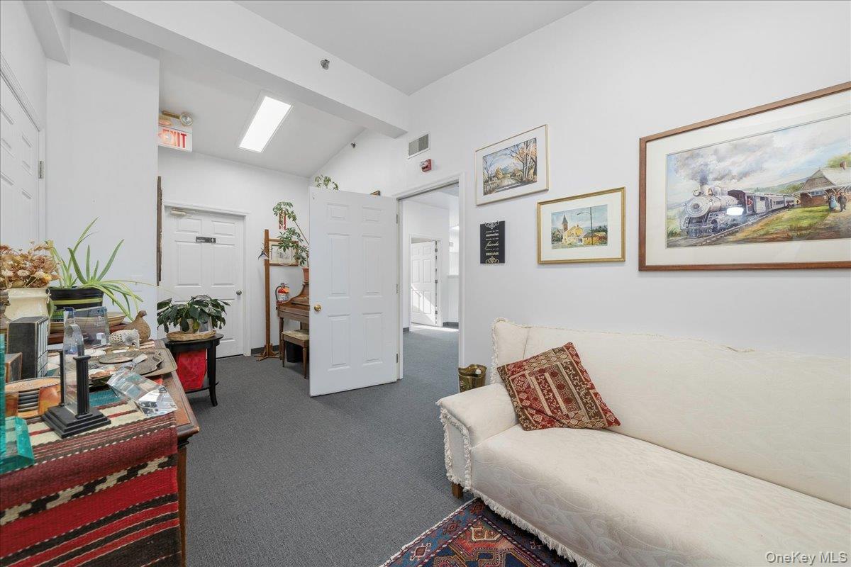 1 Railroad Avenue, Unit 3-1 photo 5