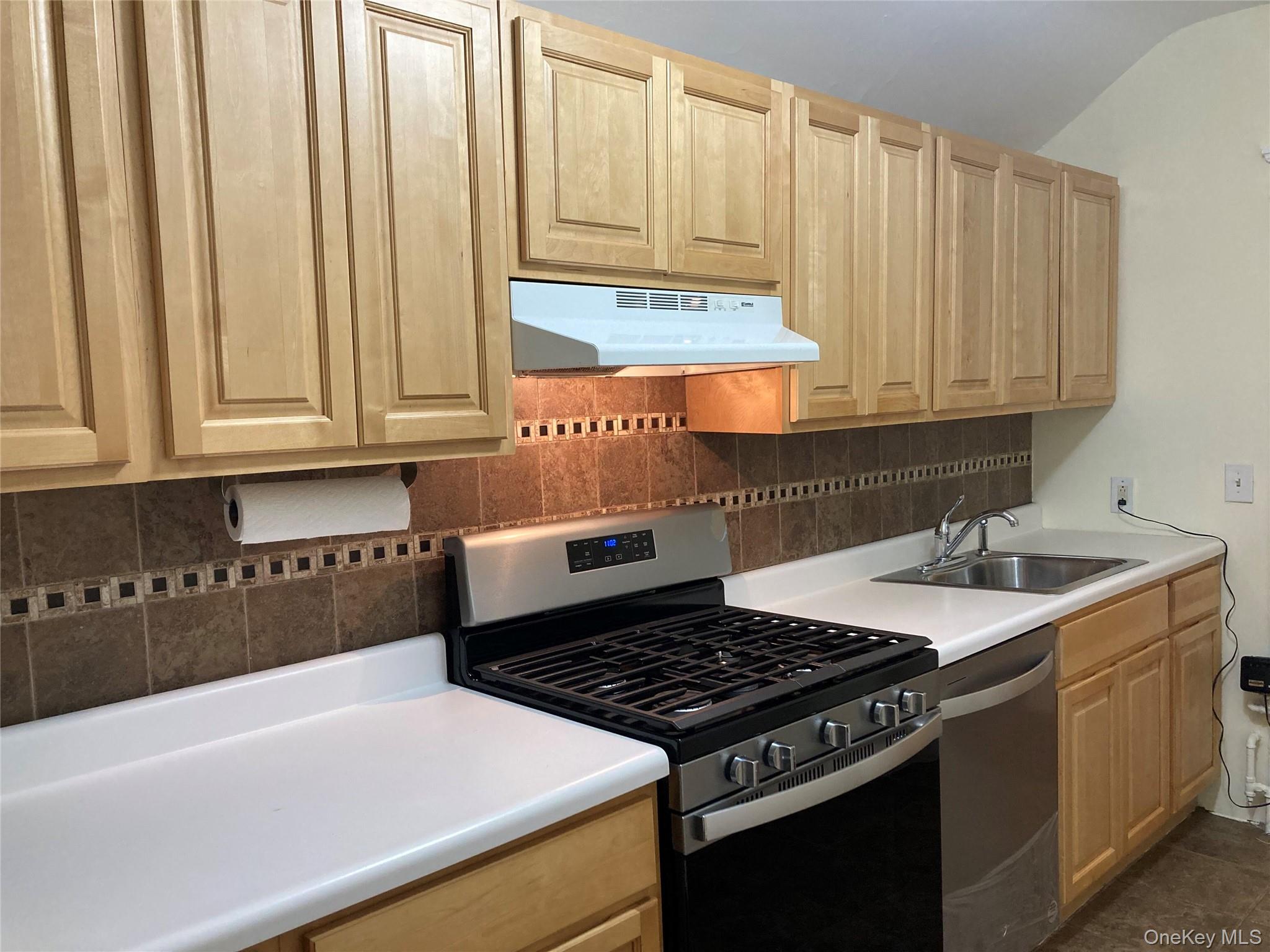 51 Parkway Road, Unit 3 photo 5
