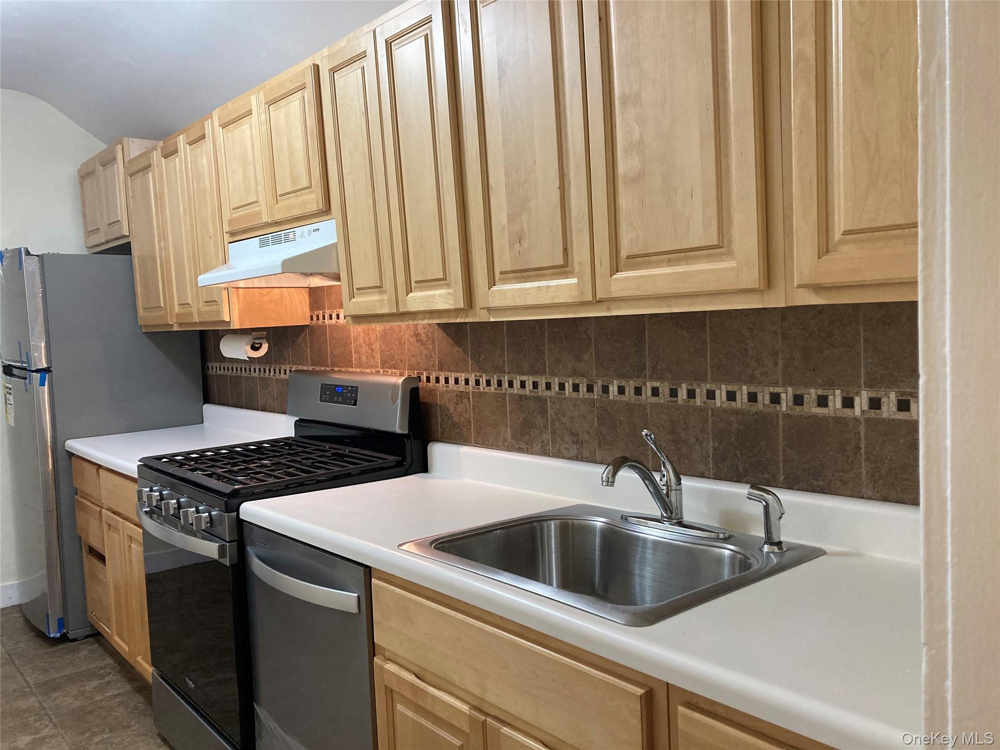 51 Parkway Road, Unit 3 photo 2