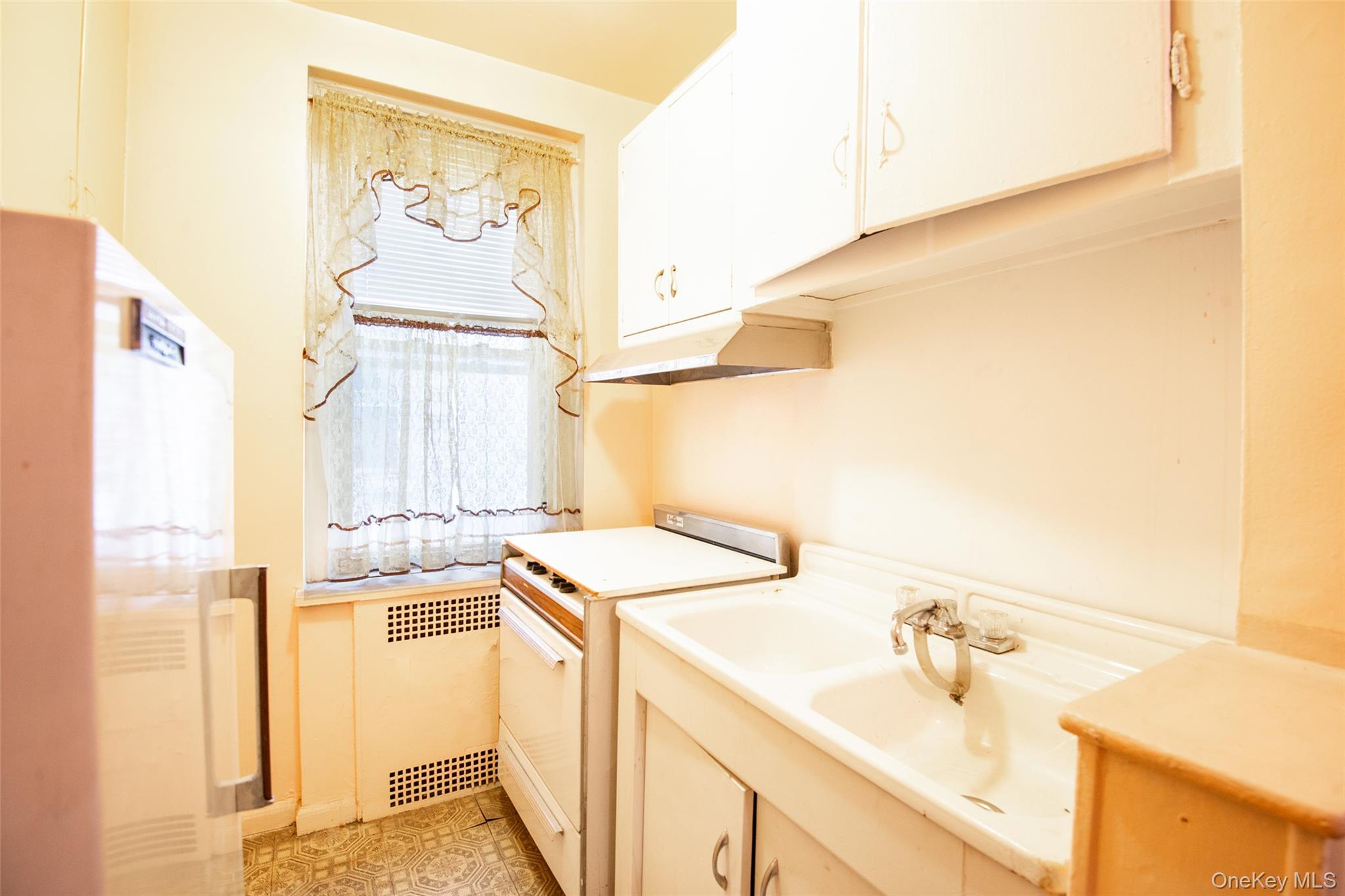 3321 Bruckner Boulevard, Unit 4M photo 4