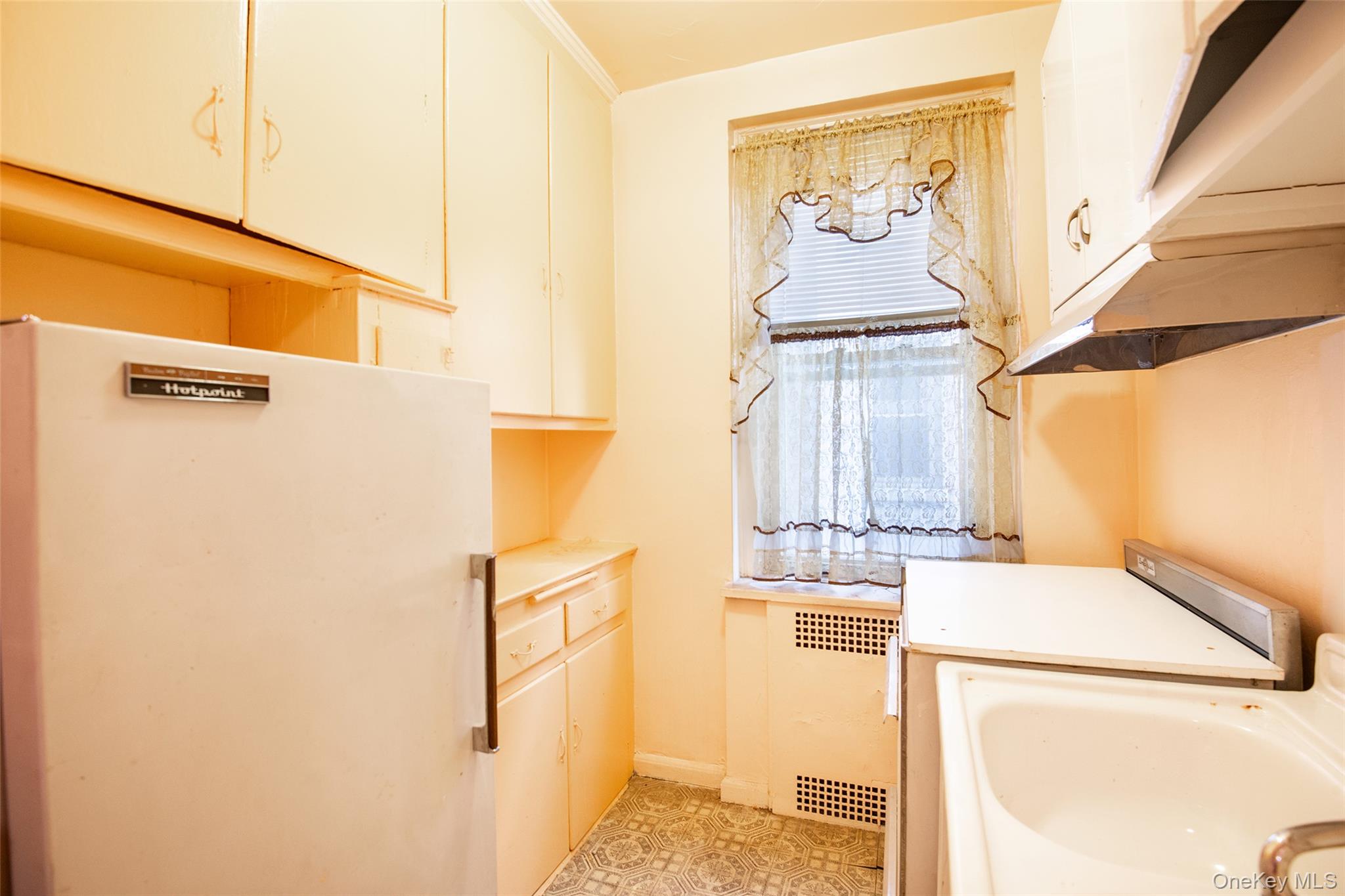 3321 Bruckner Boulevard, Unit 4M photo 3
