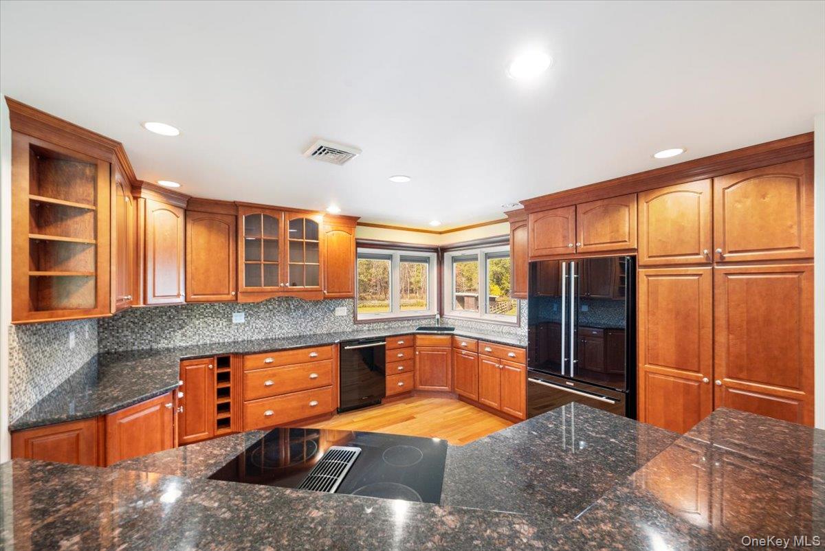 1 Van Avenue – For Sale photo 12