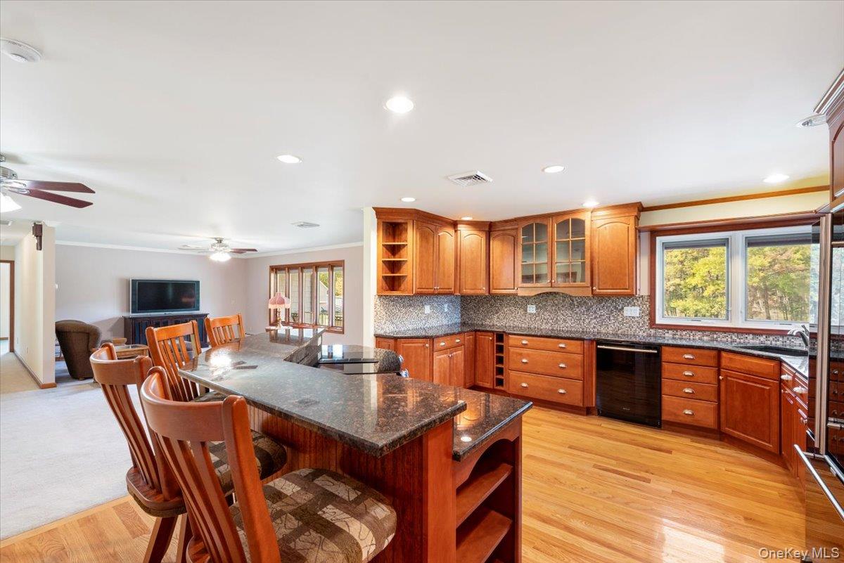 1 Van Avenue – For Sale photo 16